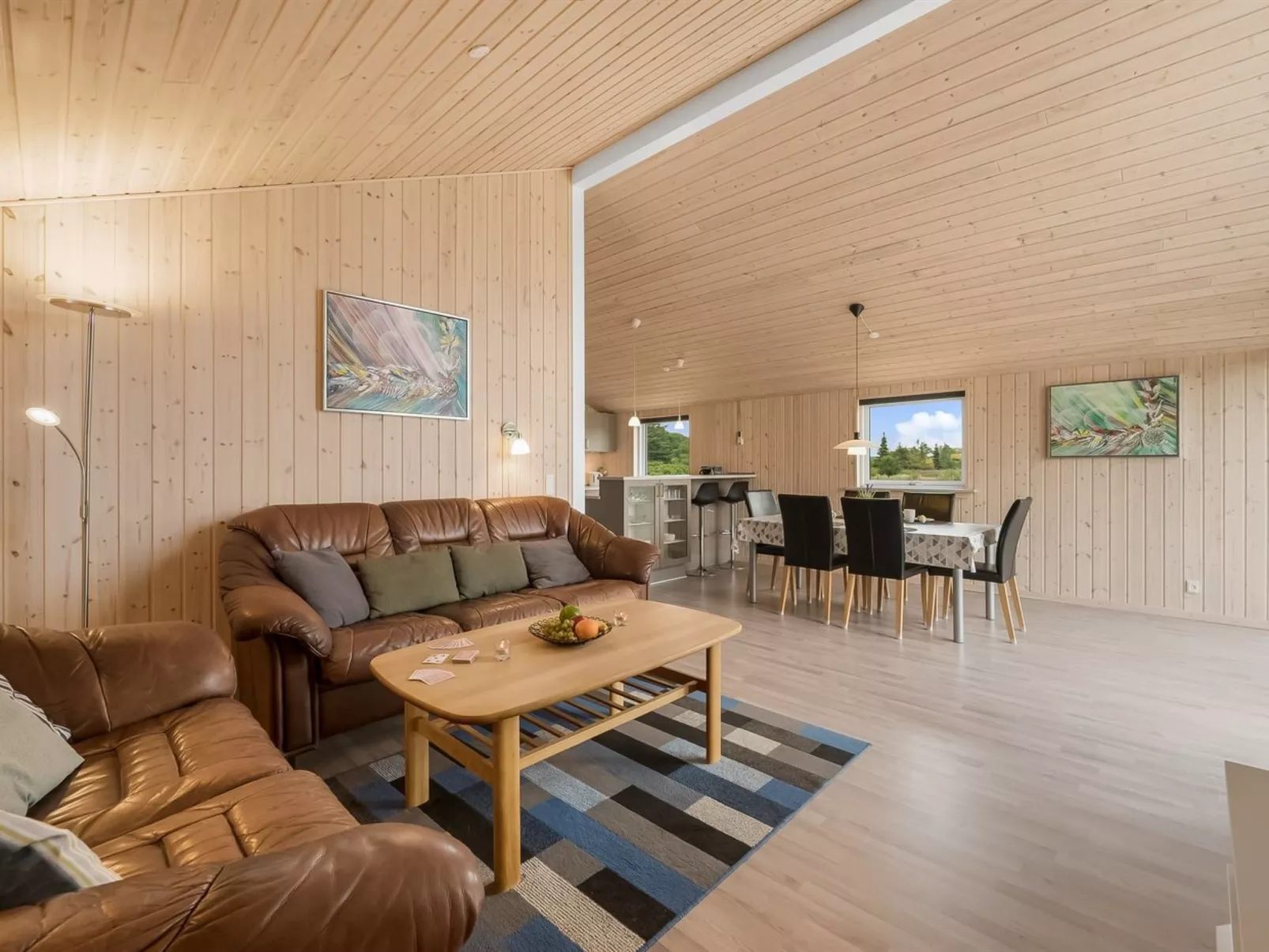 "Clement" - 500m to the fjord-Drinnen