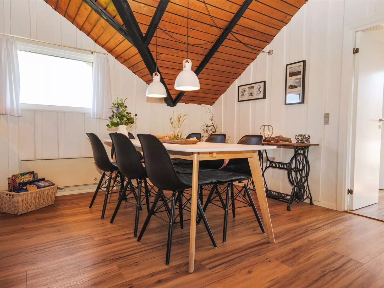 "Sakulf" - 600m from the sea-Inside