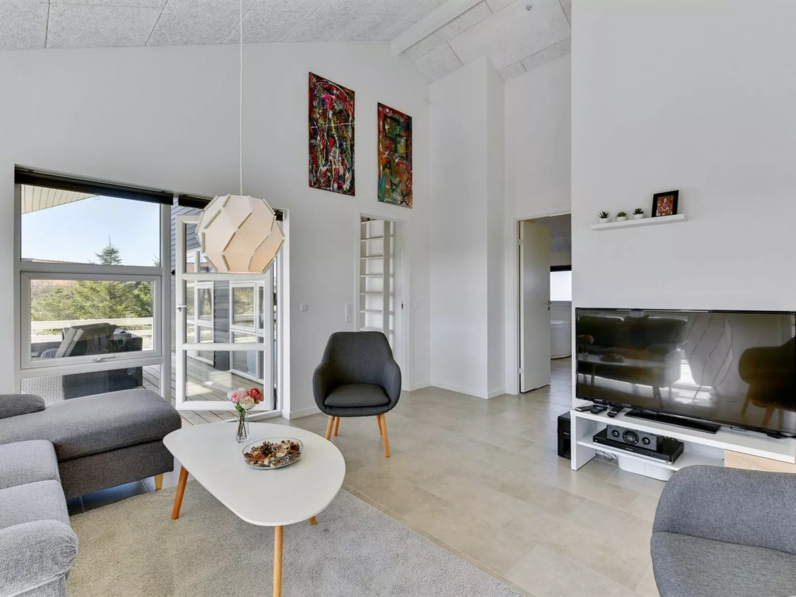 "Karen" - 900m from the sea-Drinnen