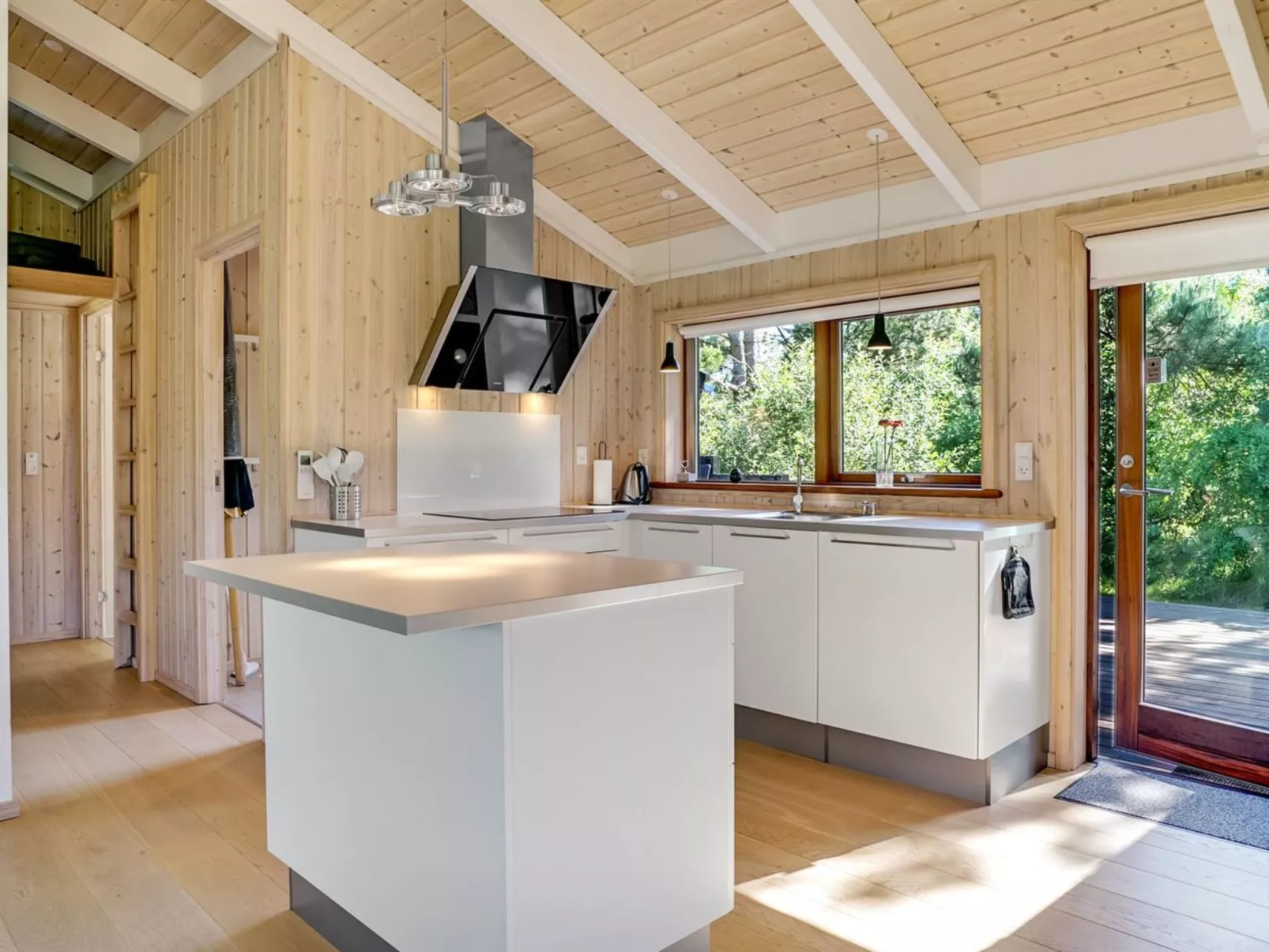 "Kali" - 900m to the fjord-Inside