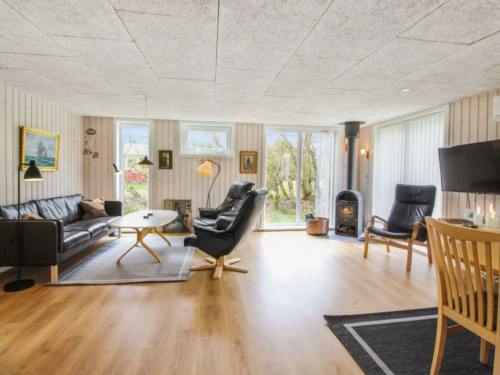 "Nielsine" - 1.5km from the sea-Dedans