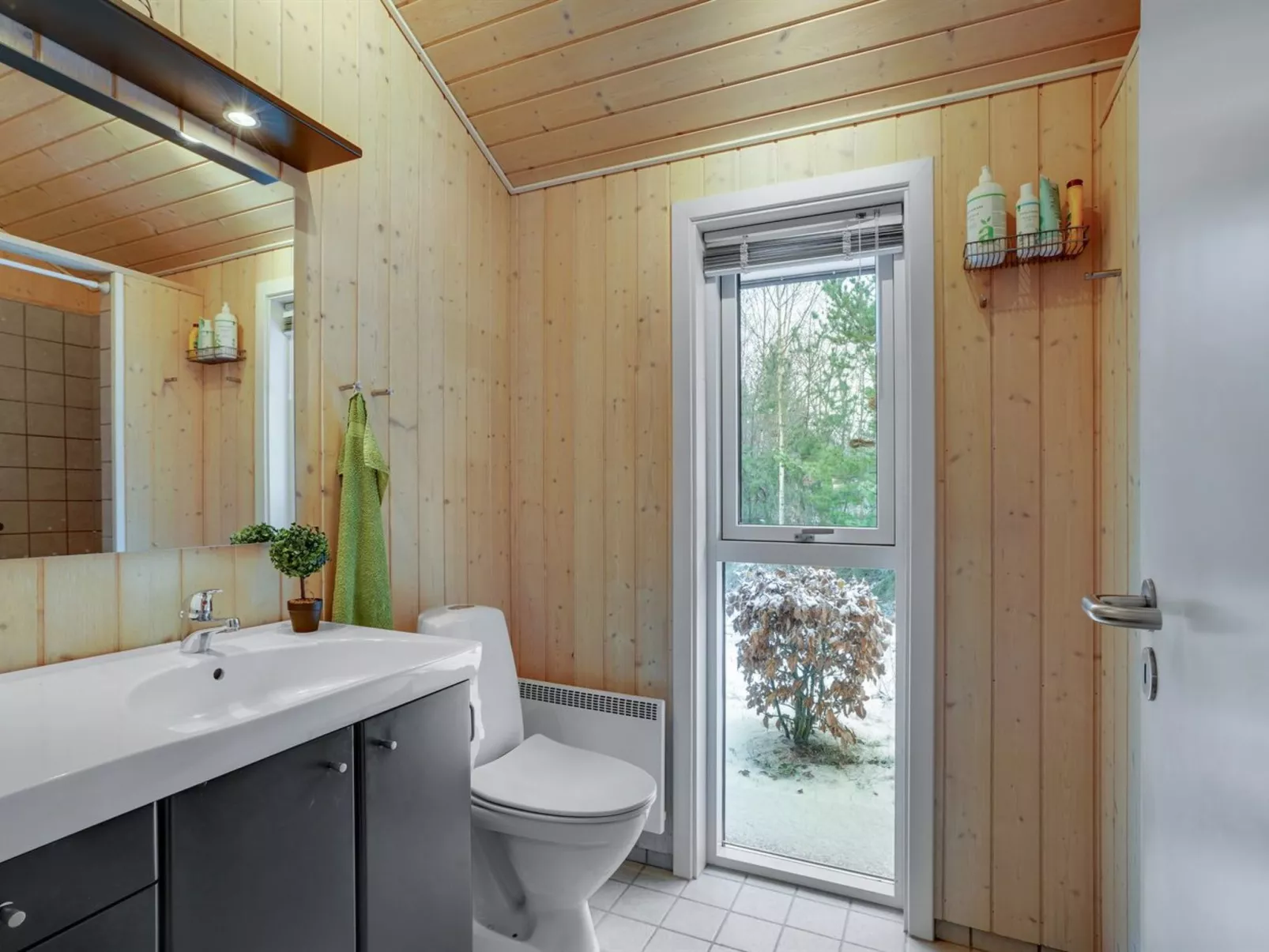 "Aswarth" - 50m to the fjord-Inside