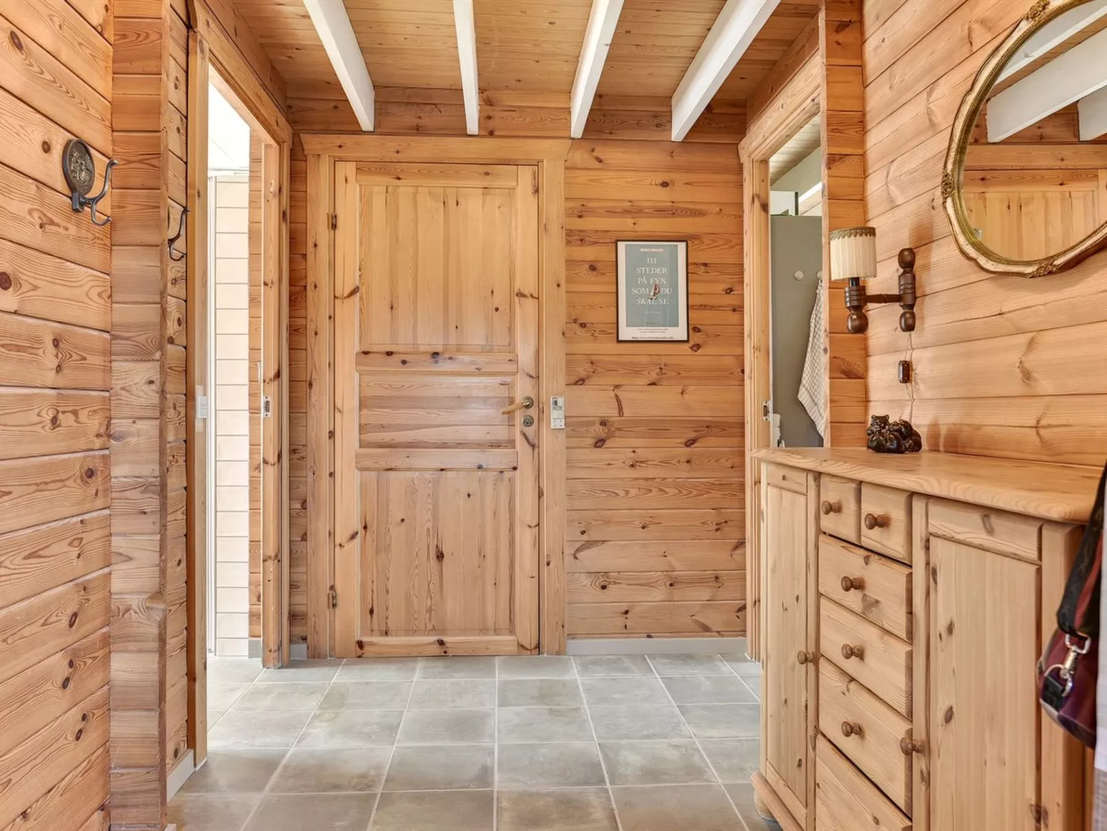 "Ginnie" - 300m from the sea-Inside