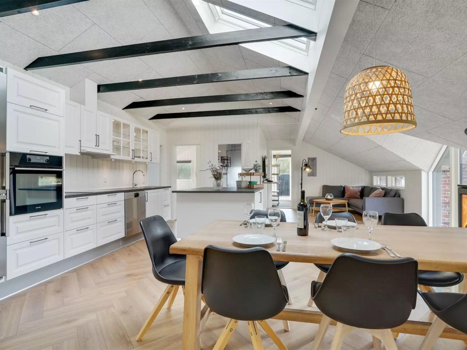 "Ellenora" - 1km from the sea-Inside