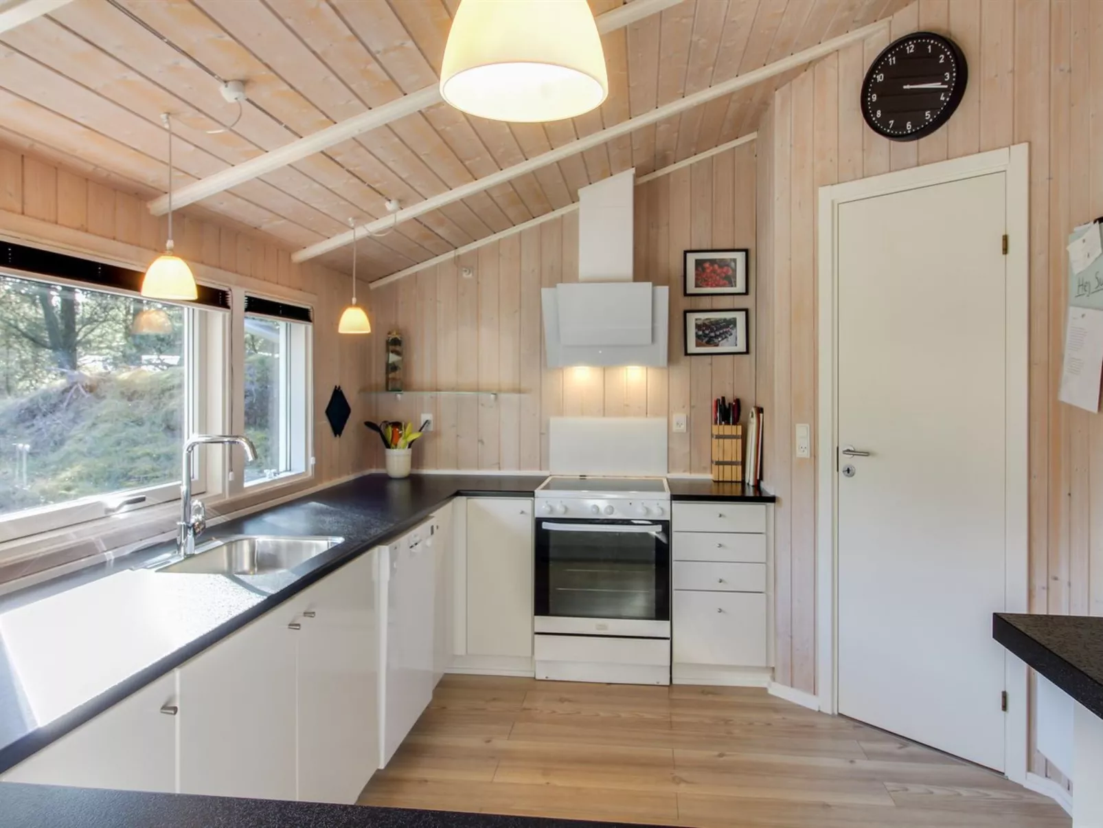 "Abiorn" - 2.5km from the sea-Inside