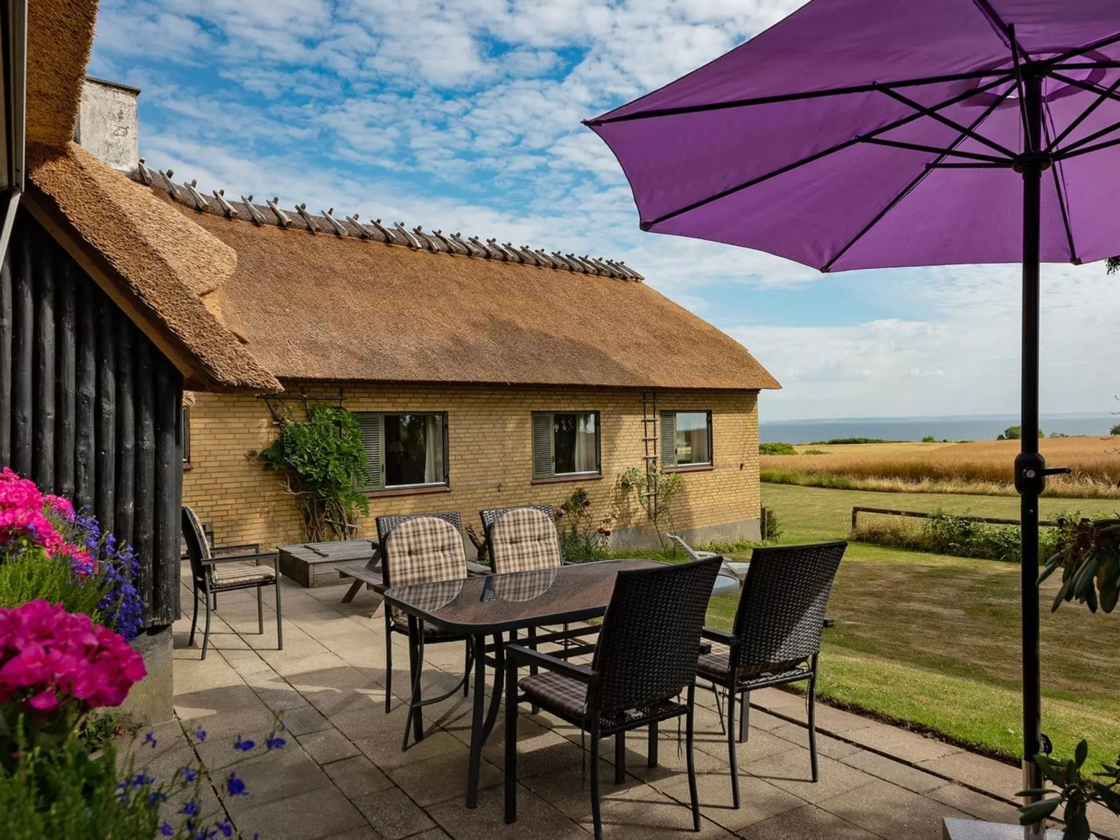 "Edithe" - 250m from the sea-Outside