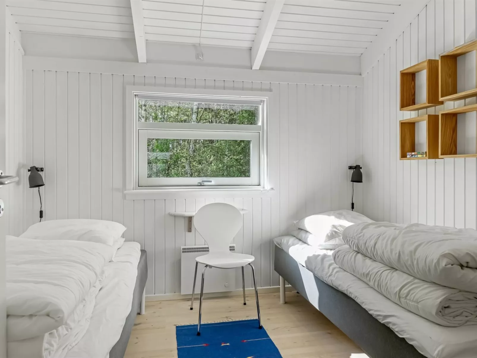 "Ran" - 600m from the sea-Dedans