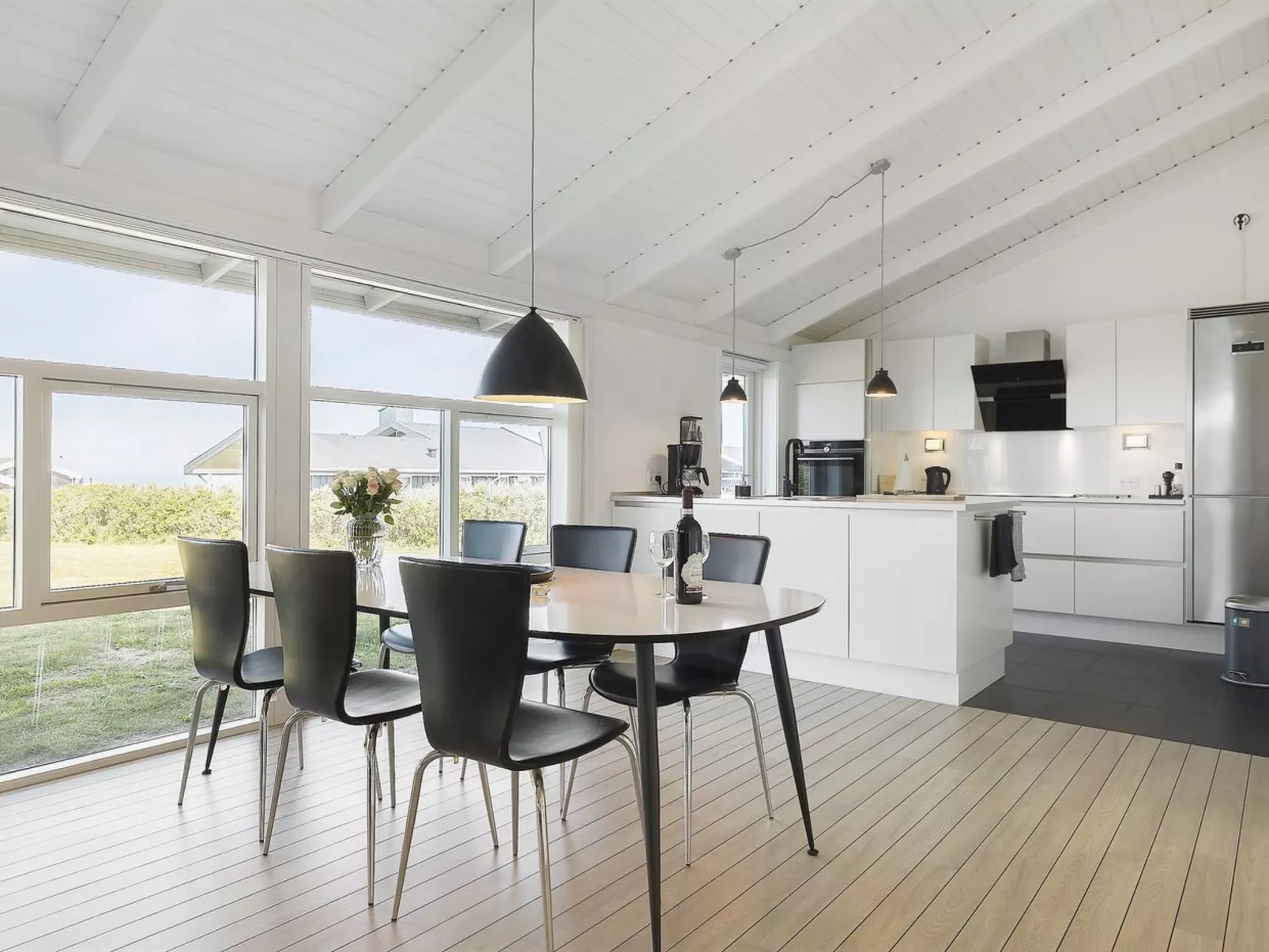 "Paul" - 100m from the sea-Dedans