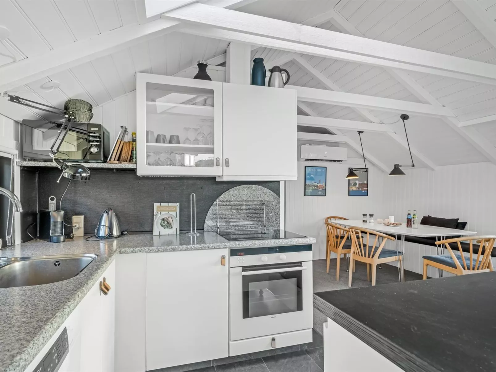 "Aksinja" - 250m to the fjord-Inside