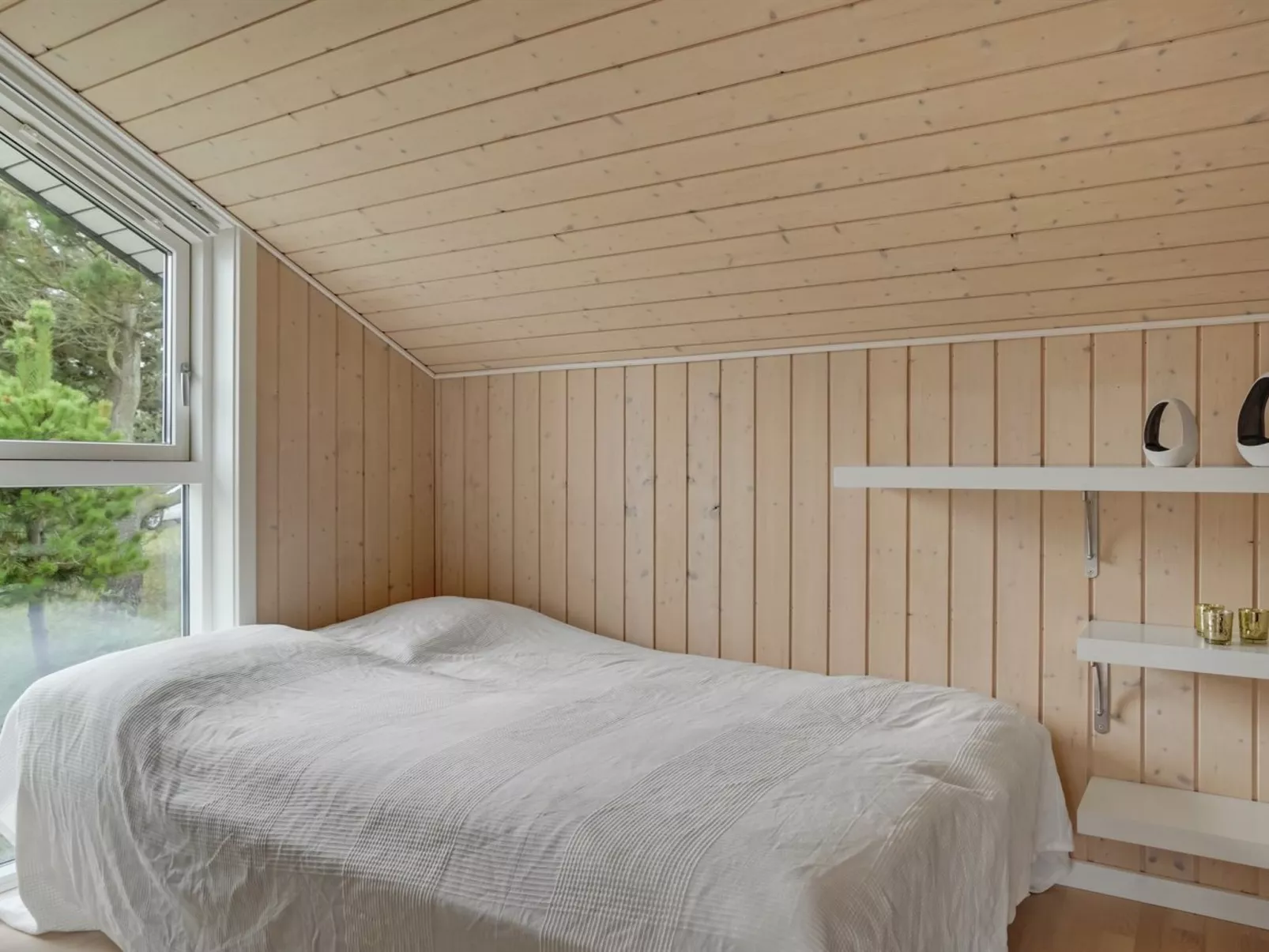 "Illona" -  from the sea-Inside