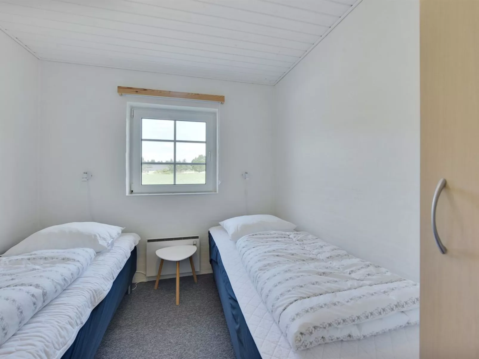 "Jorkin" - 1.8km from the sea-Inside