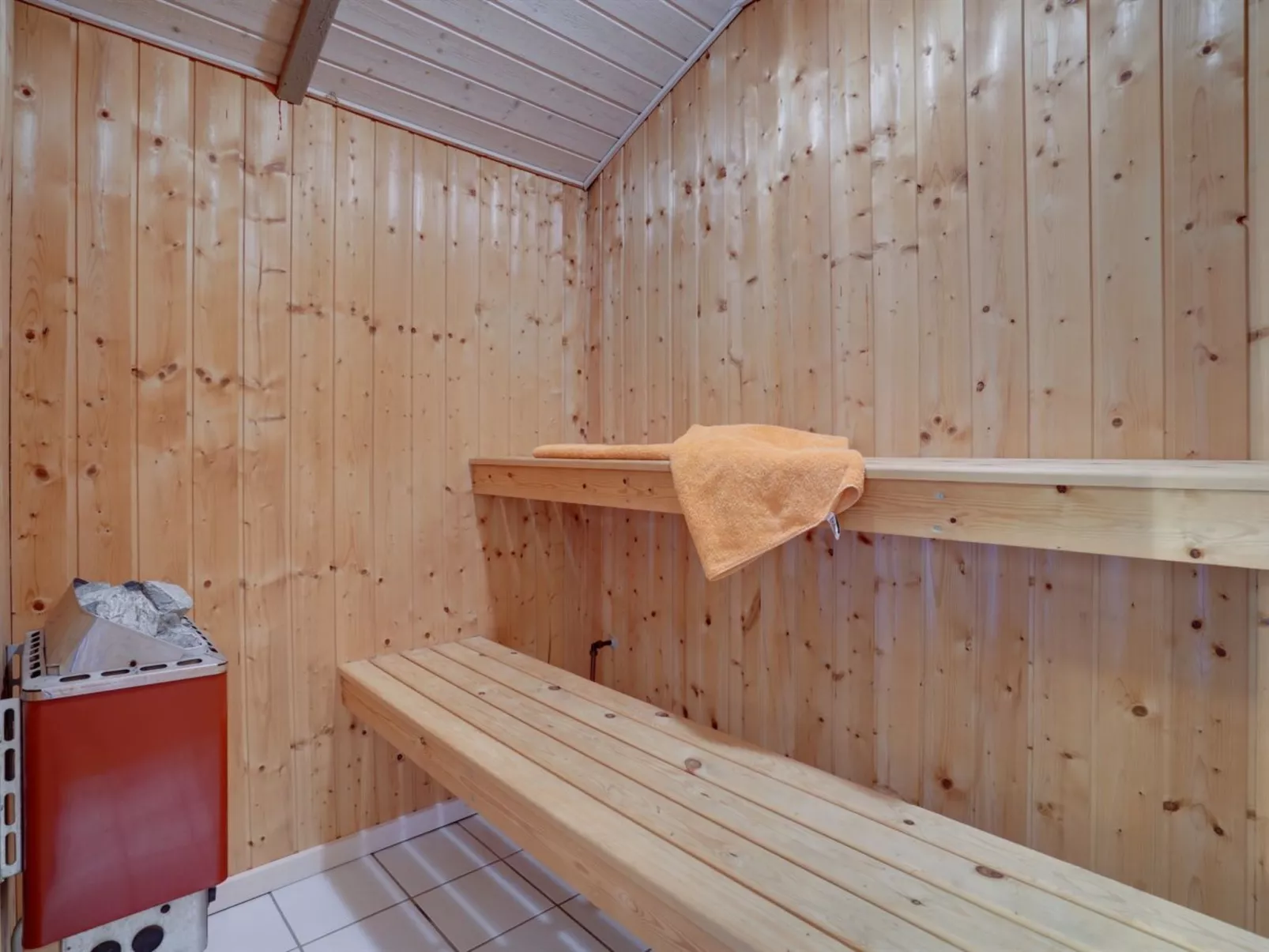 "Ebbeline" - 150m from the sea-Dedans