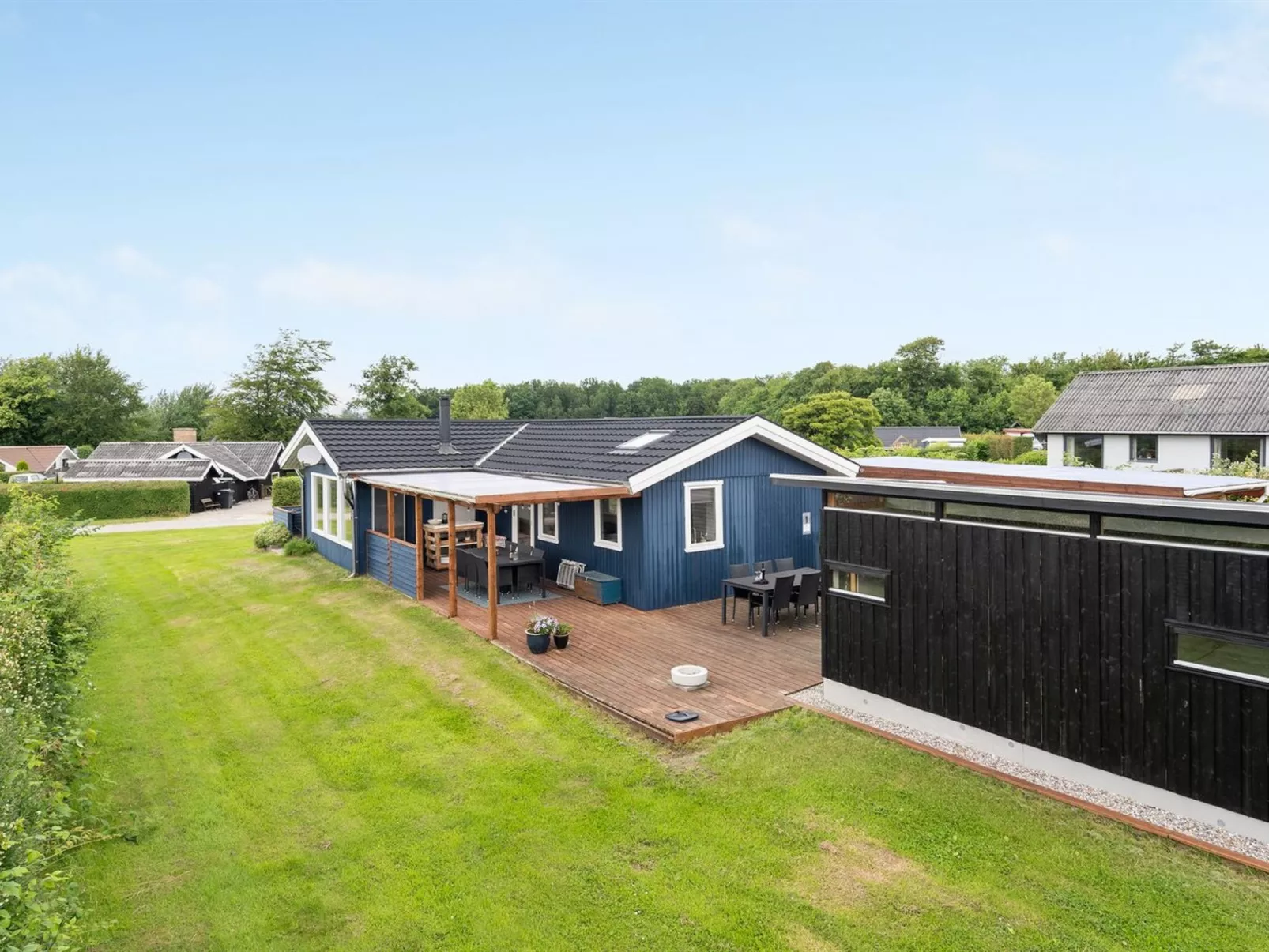 "Roar" - 500m from the sea-Draußen