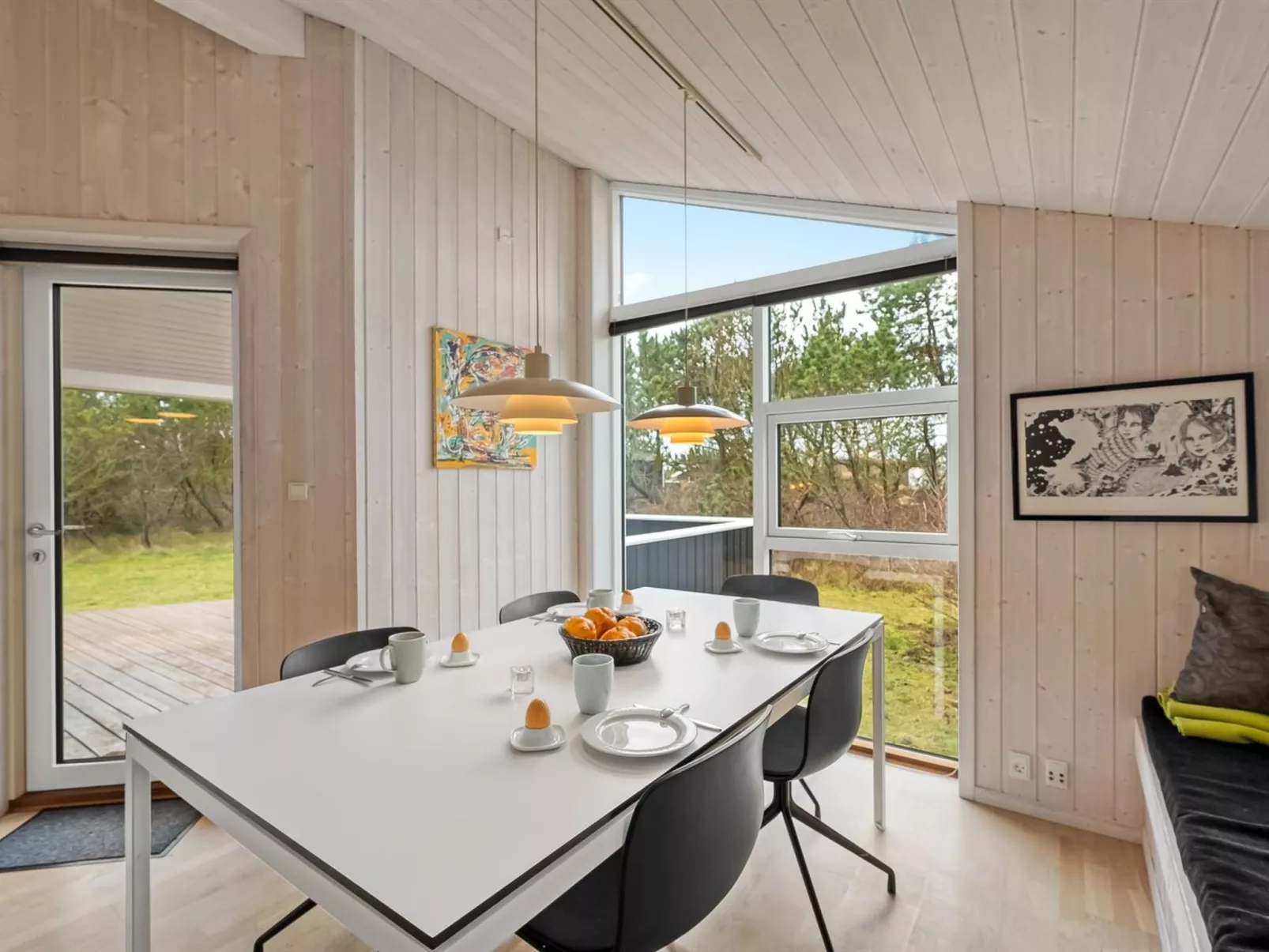 "Helen" - 500m to the fjord-Inside