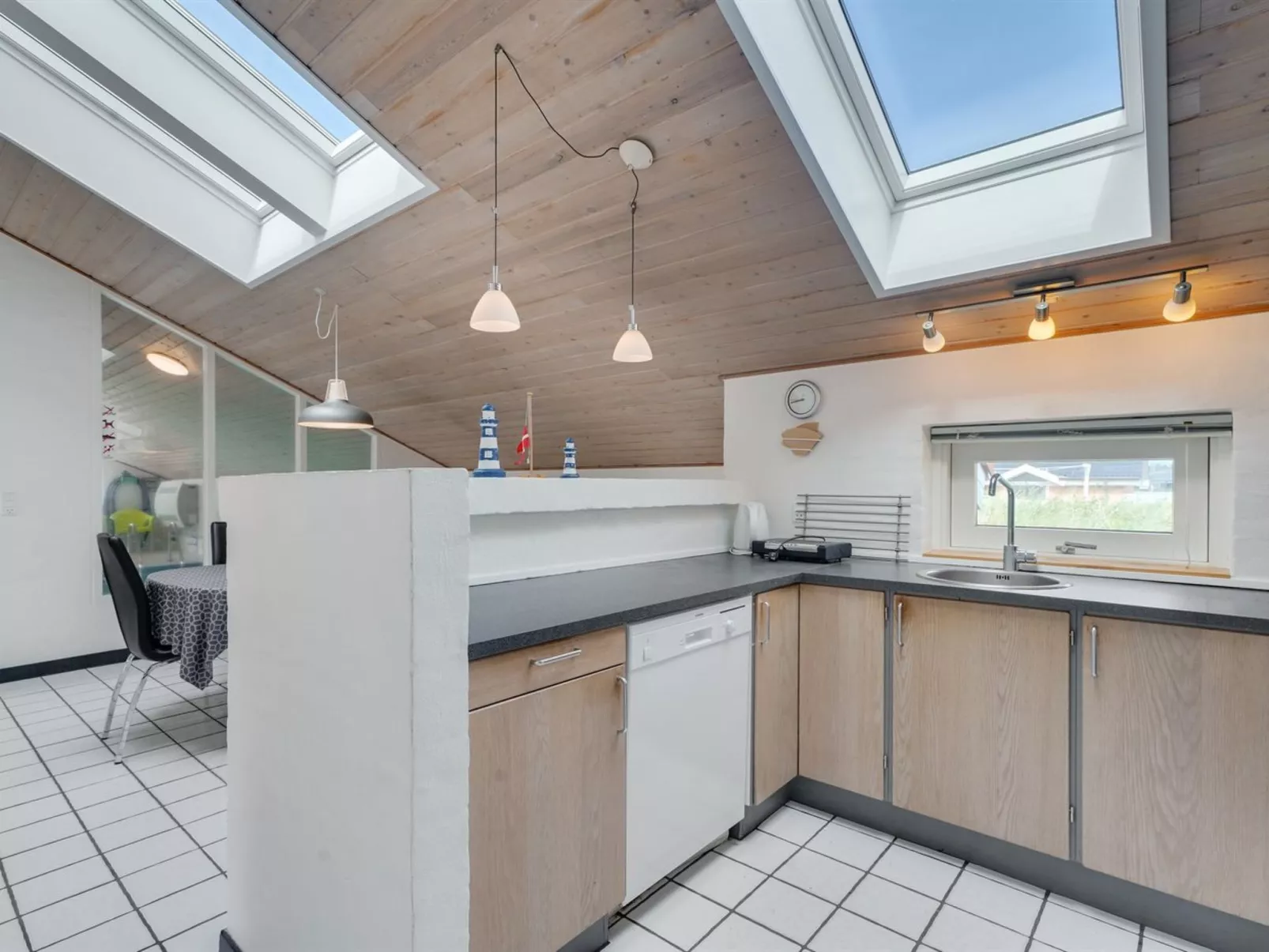 "Hariet" - 600m from the sea-Drinnen