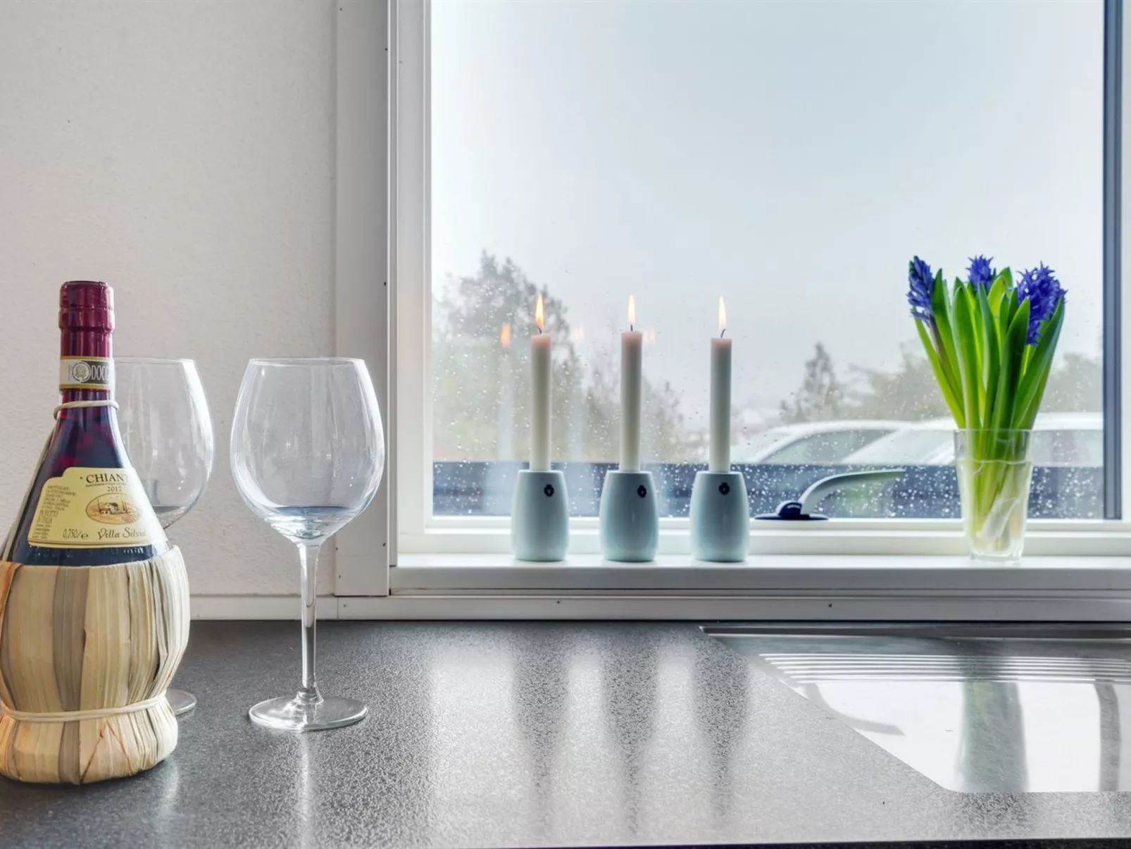 "Reiko" - 1.5km from the sea-Inside