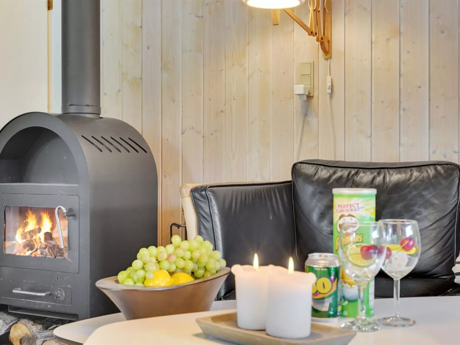 "Danna" - 850m to the fjord-Drinnen