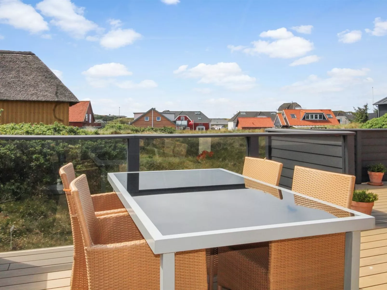 "Josie" - 200m from the sea-Draußen