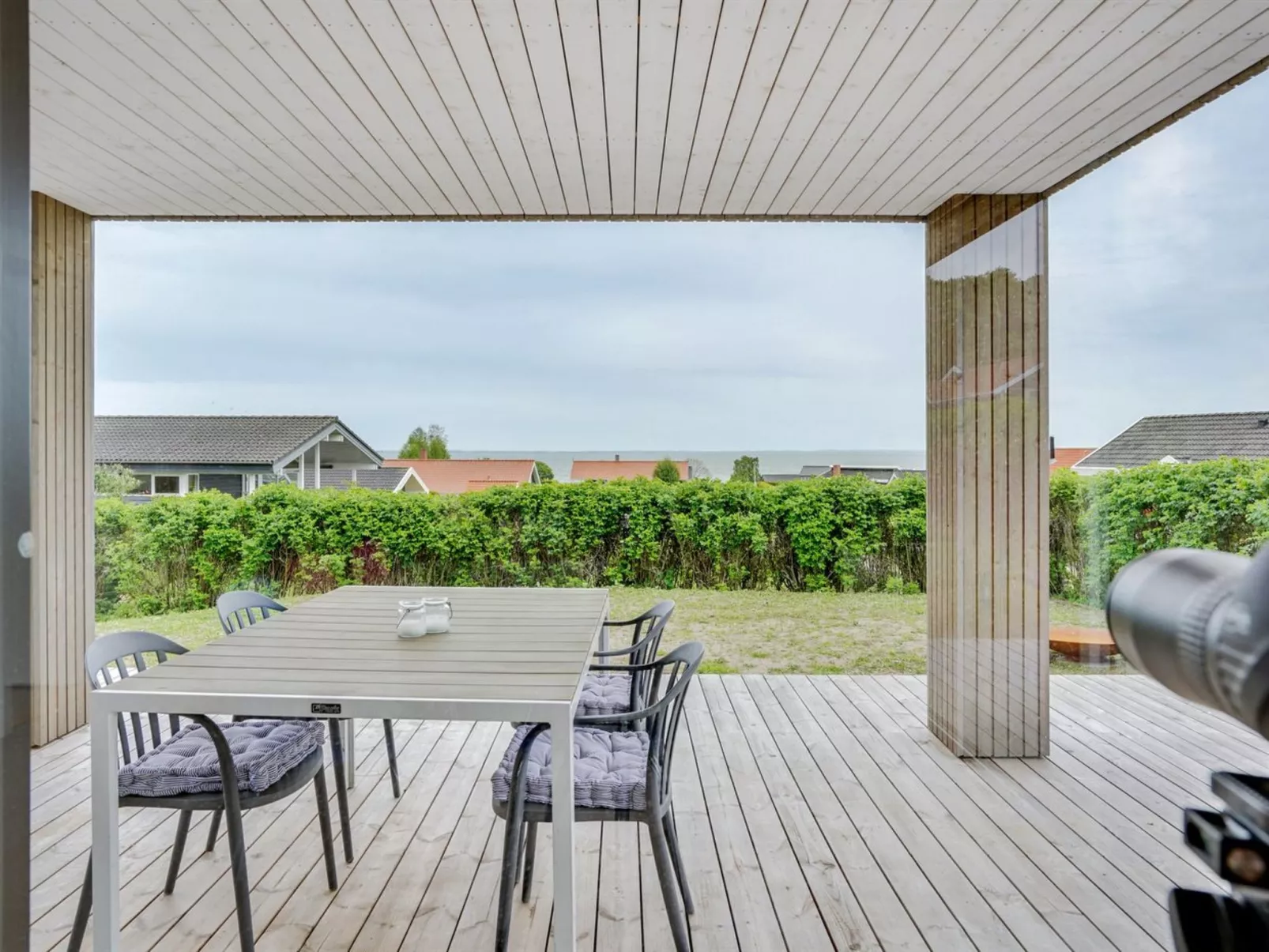 "Ely" - 300m from the sea-Outside