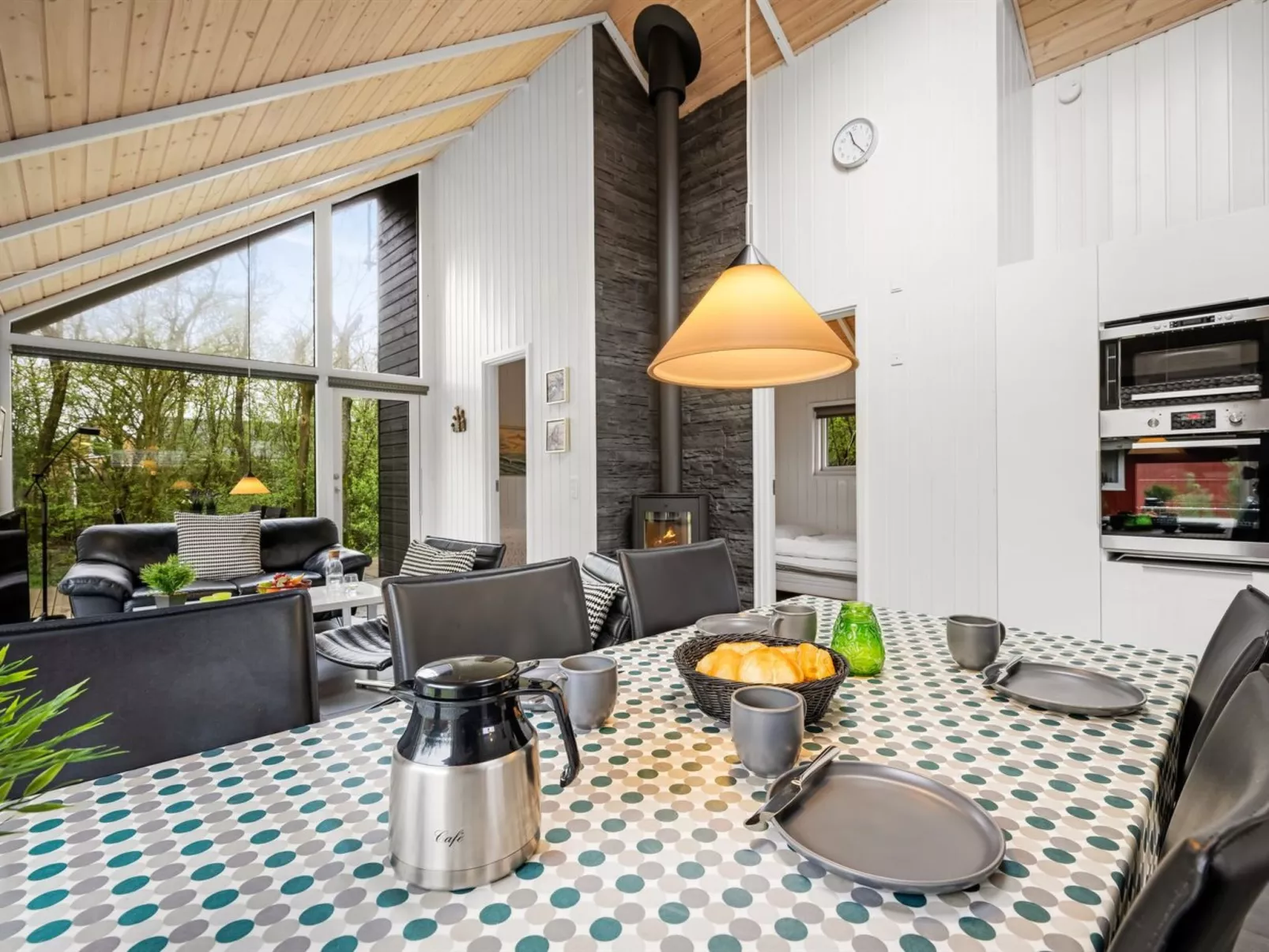 "Ketilbiorn" - 1.2km to the fjord-Inside