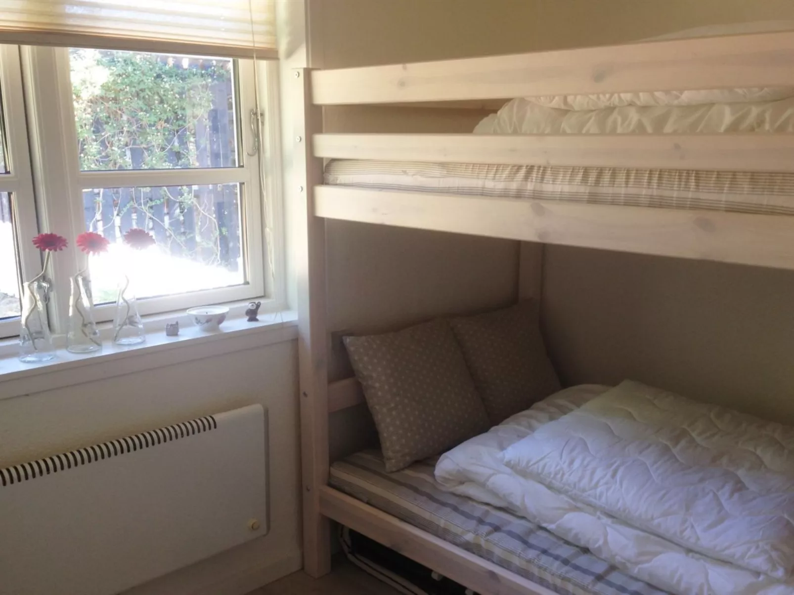 "Jeip" - 400m to the fjord-Dedans