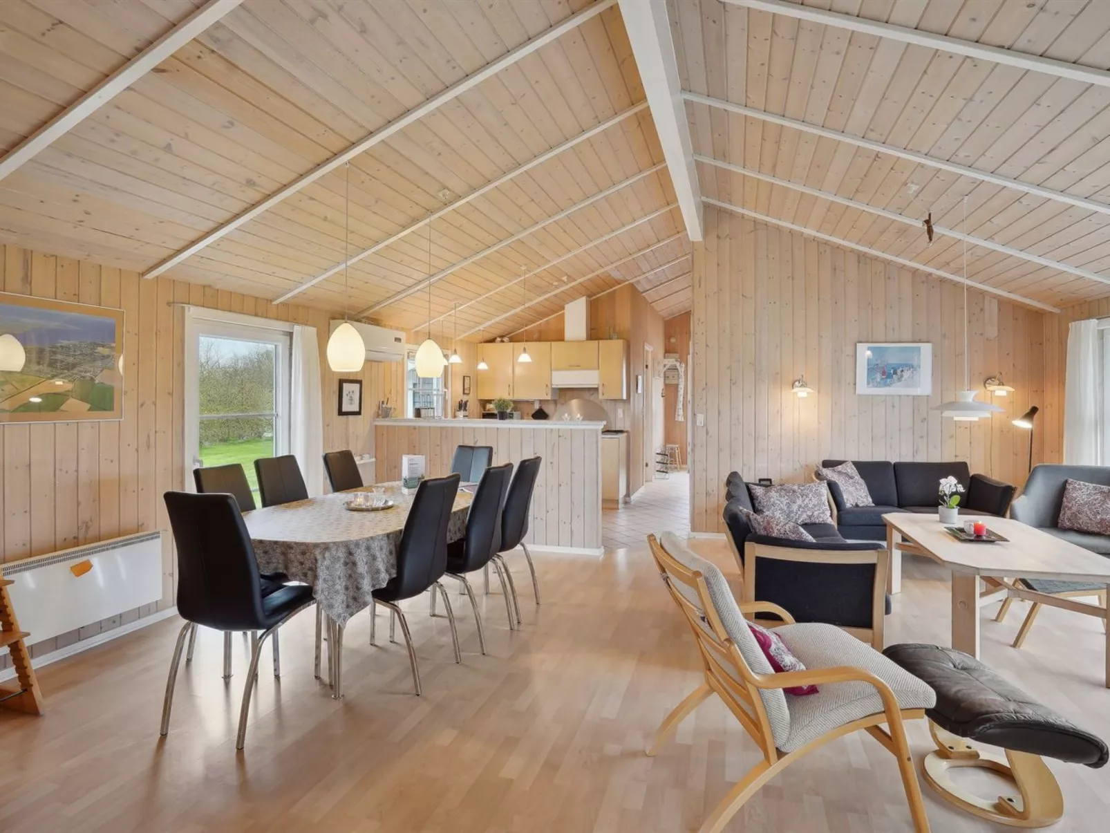 "Tinka" - 1.2km to the fjord-Inside