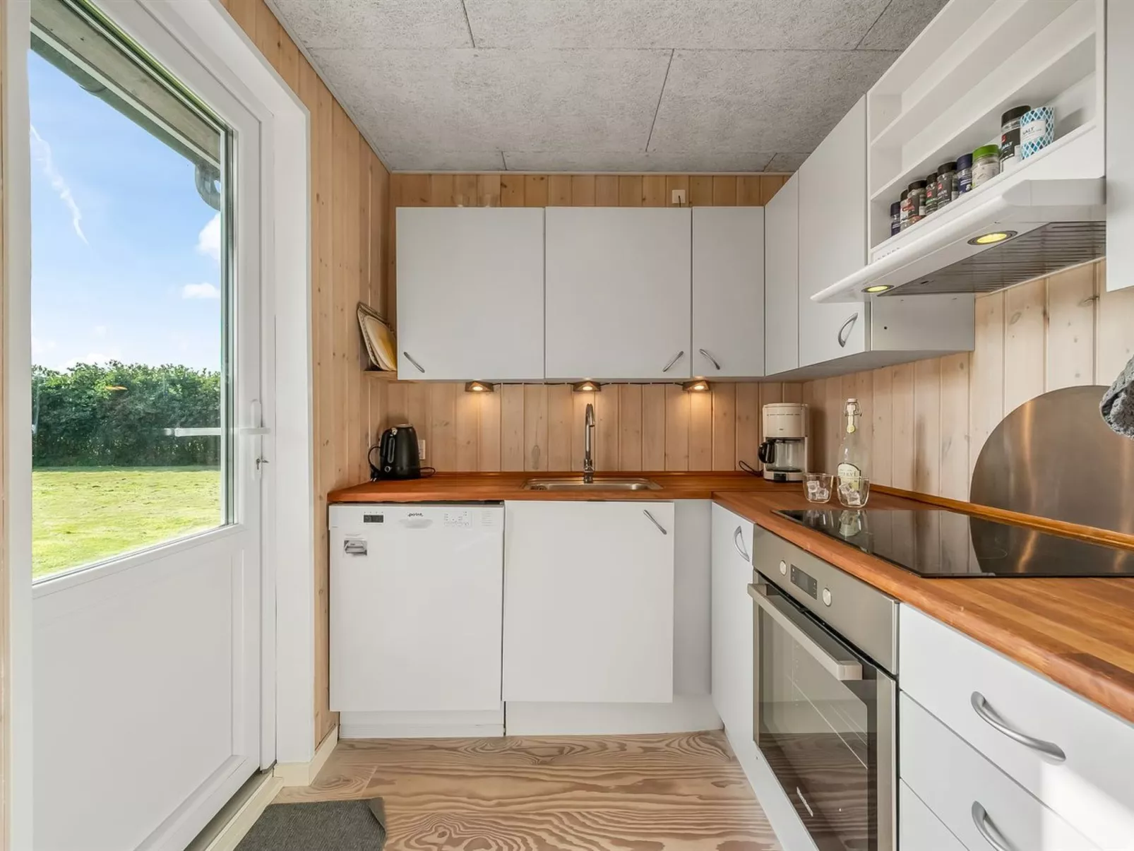 "Holm" - 700m to the fjord-Inside