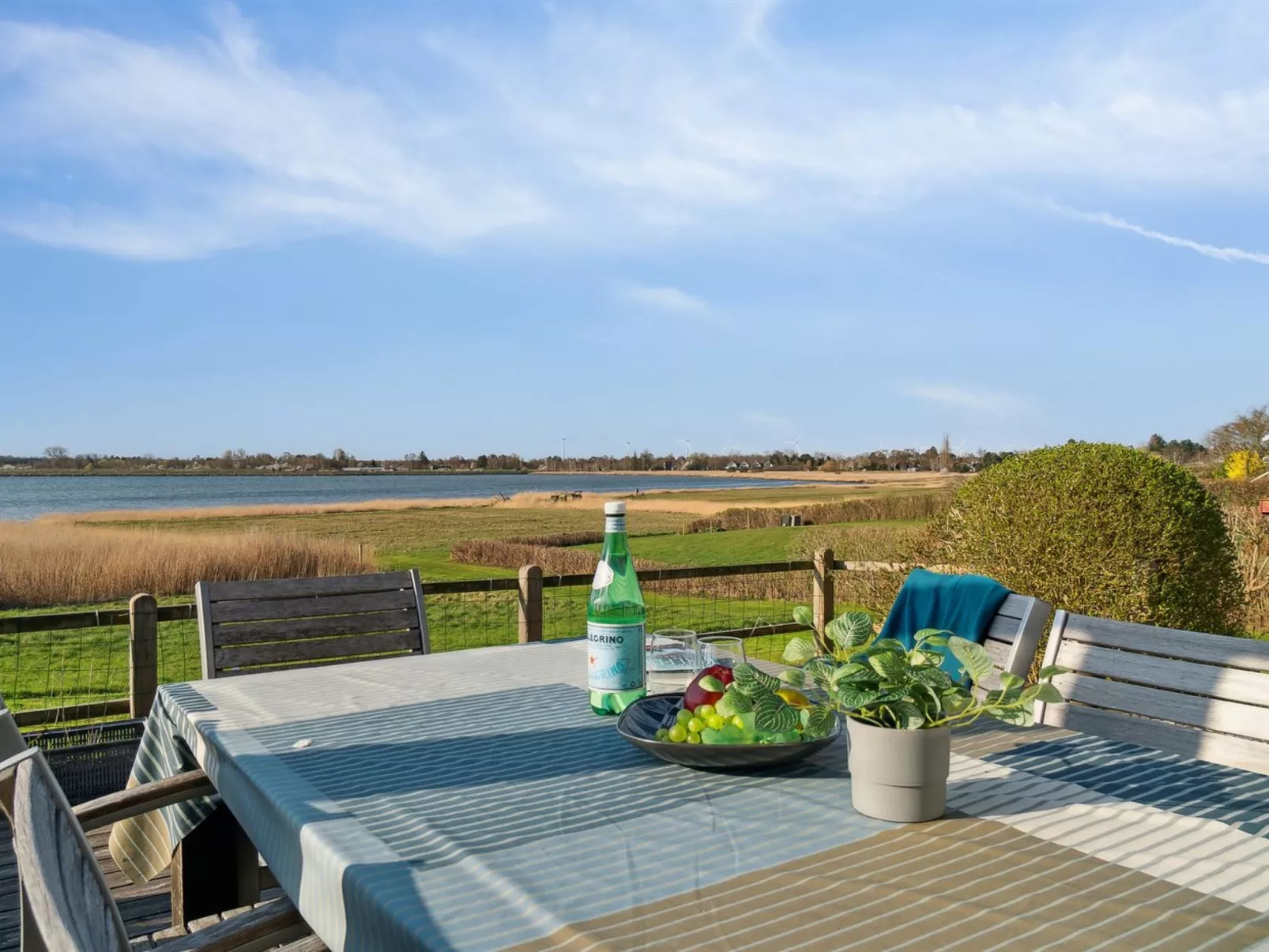 "Velika" - 25m to the fjord-Outside