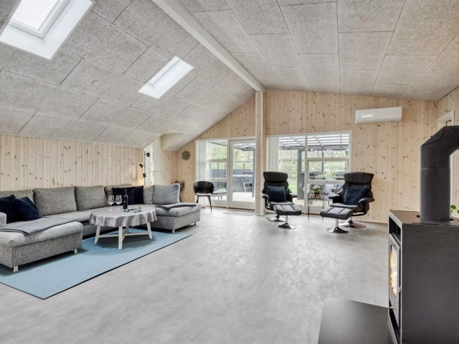 "Gustaf" - 400m to the fjord-Inside