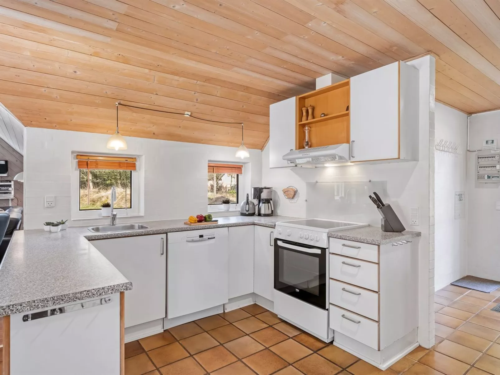 "Dorris" - 4.3km from the sea-Dedans