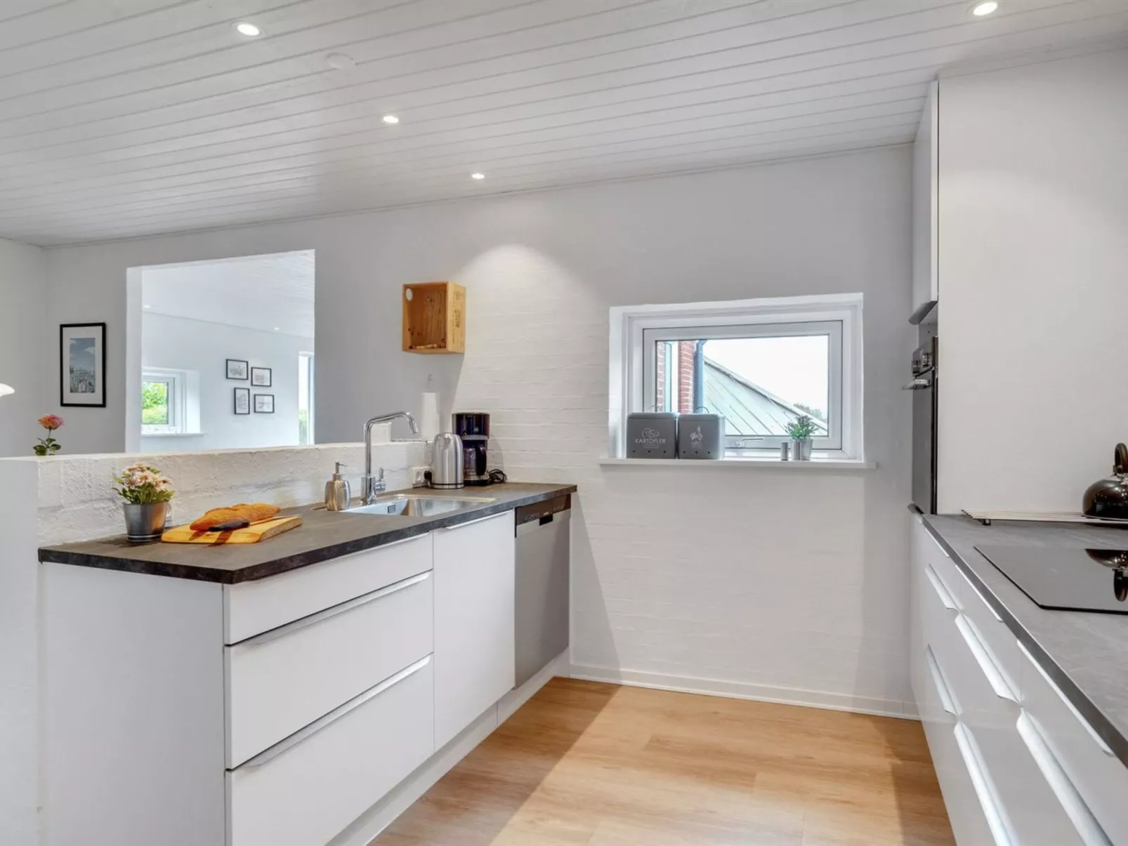 "Kiersten" - 5km from the sea-Inside