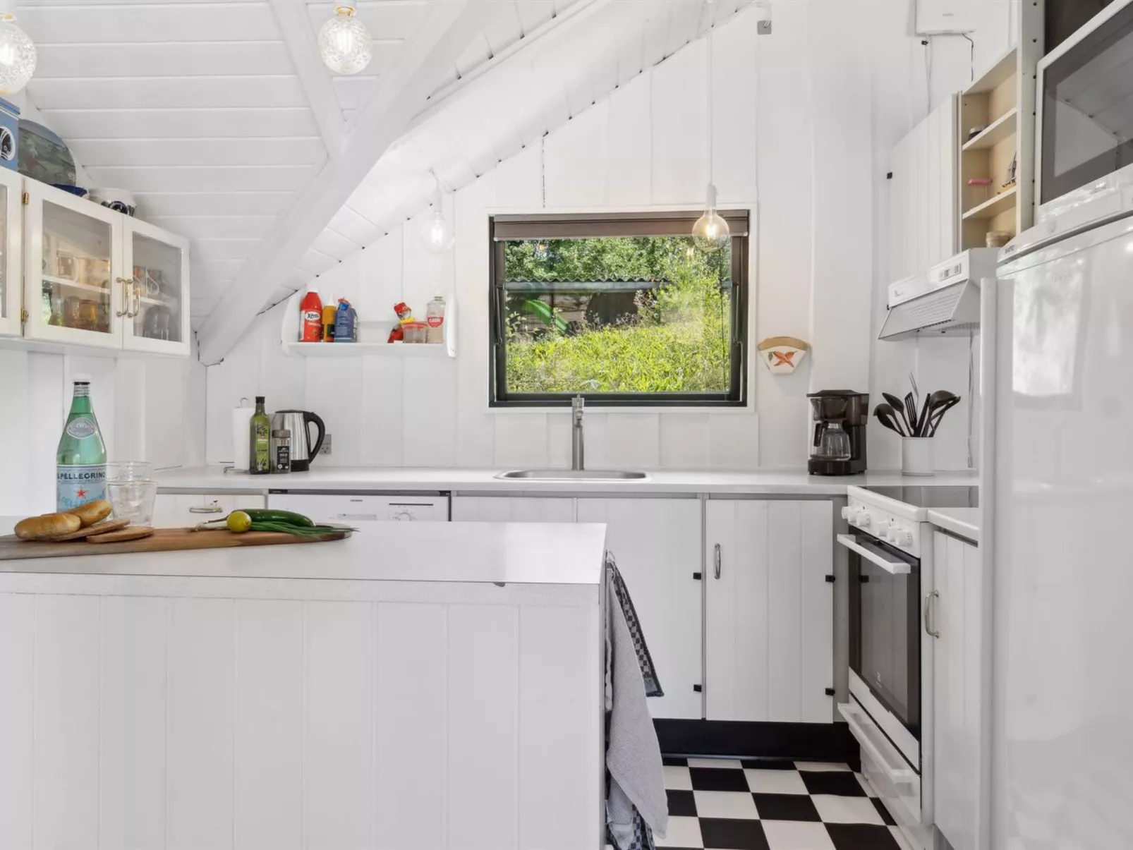 "Jahn" - 1.8km from the sea-Dedans