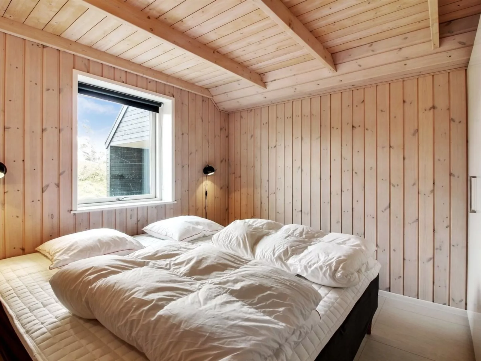 "Othinkarl" - 100m from the sea-Inside