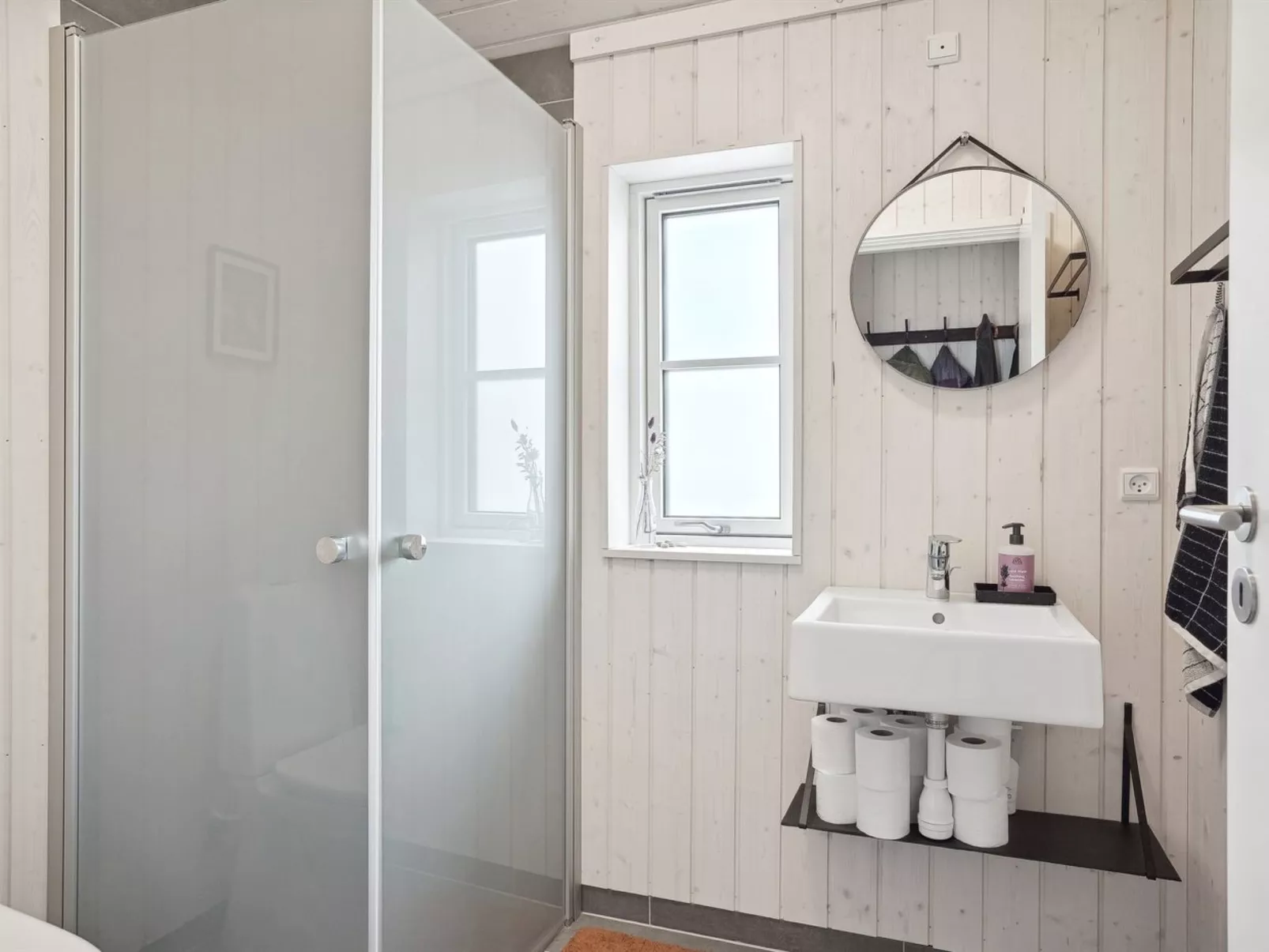 "Annvy" - 400m from the sea-Inside