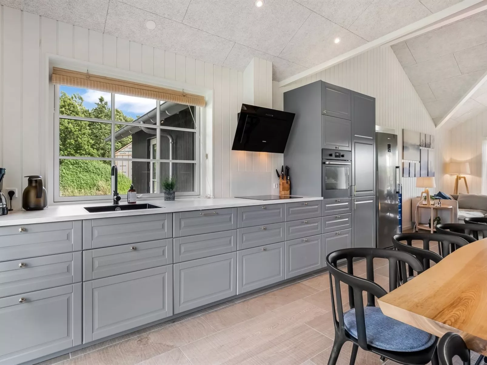 "Bryngeir" - 750m from the sea-Inside