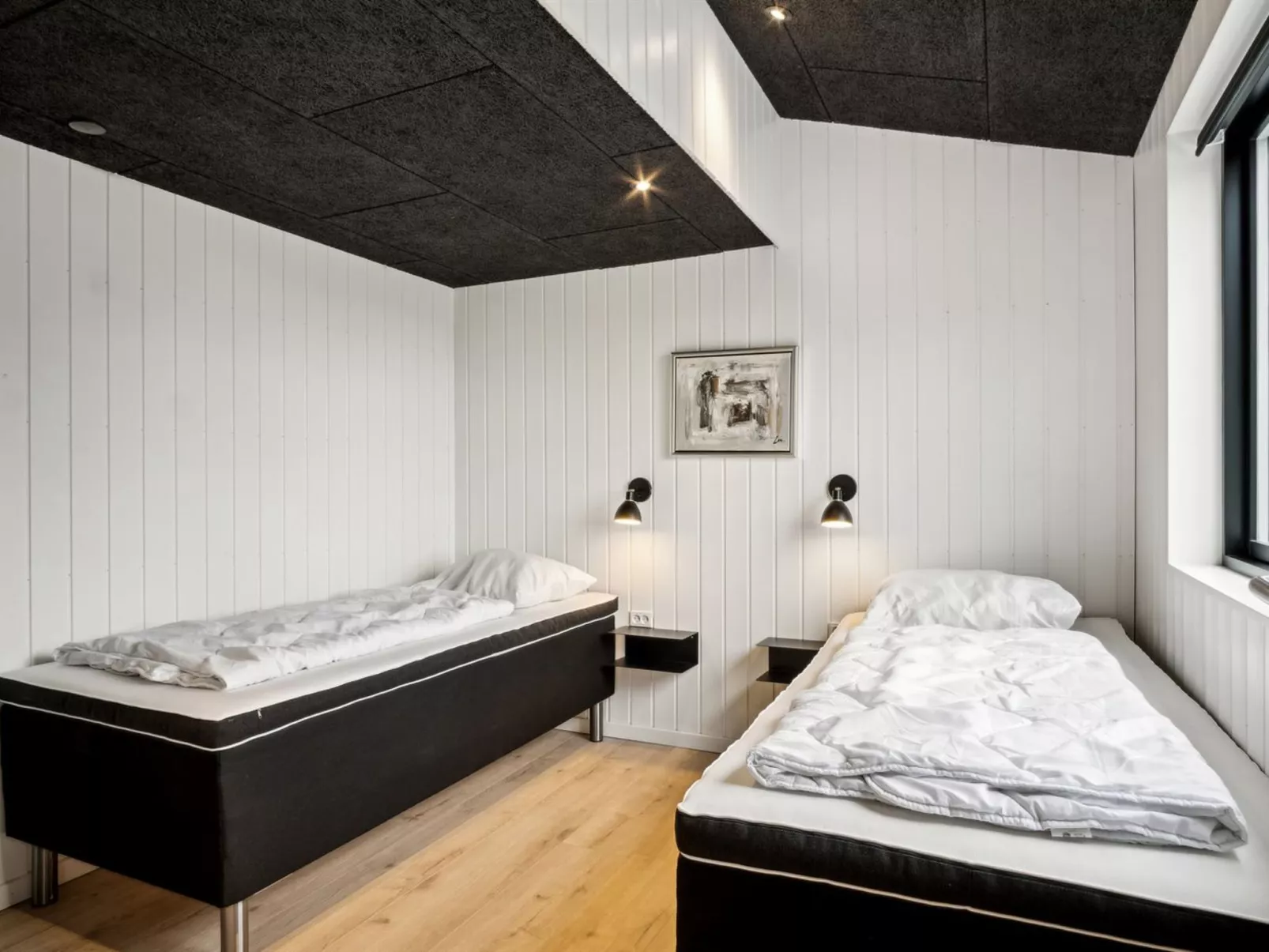 "Jul" - 300m from the sea-Inside