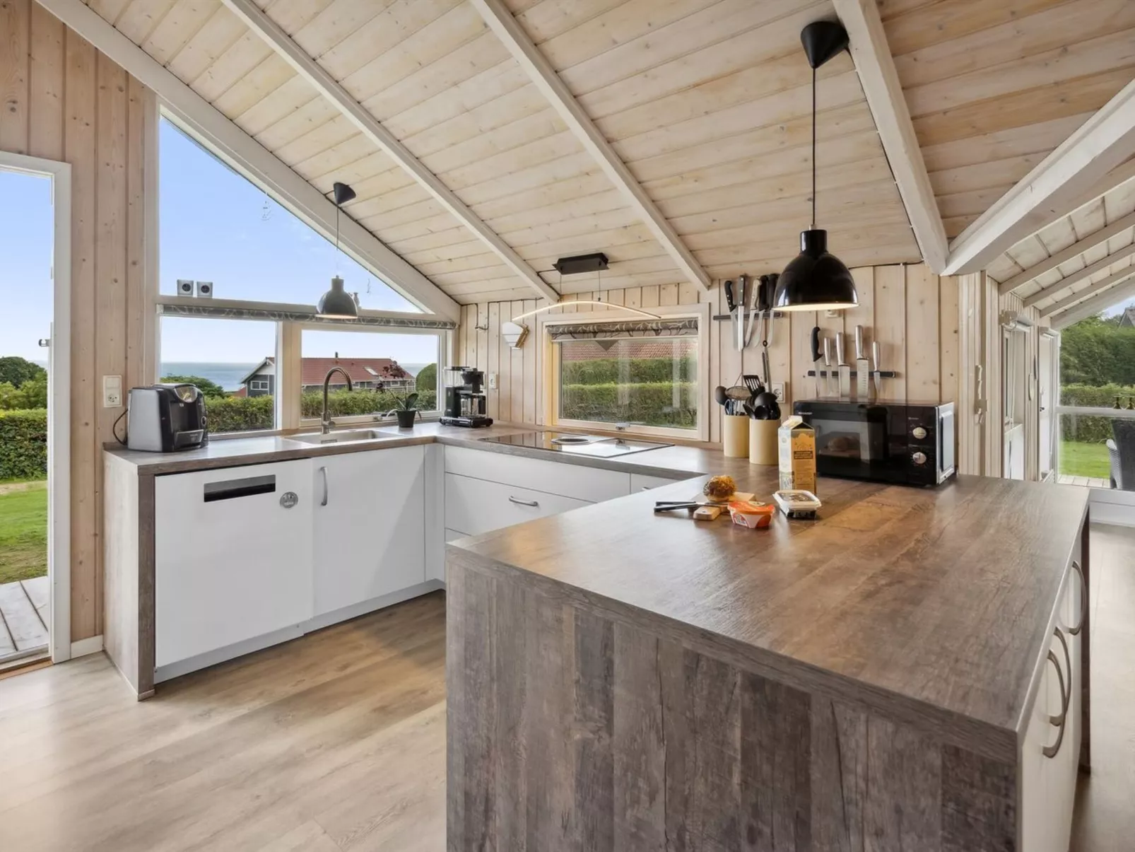 "Aarne" - 300m from the sea-Inside