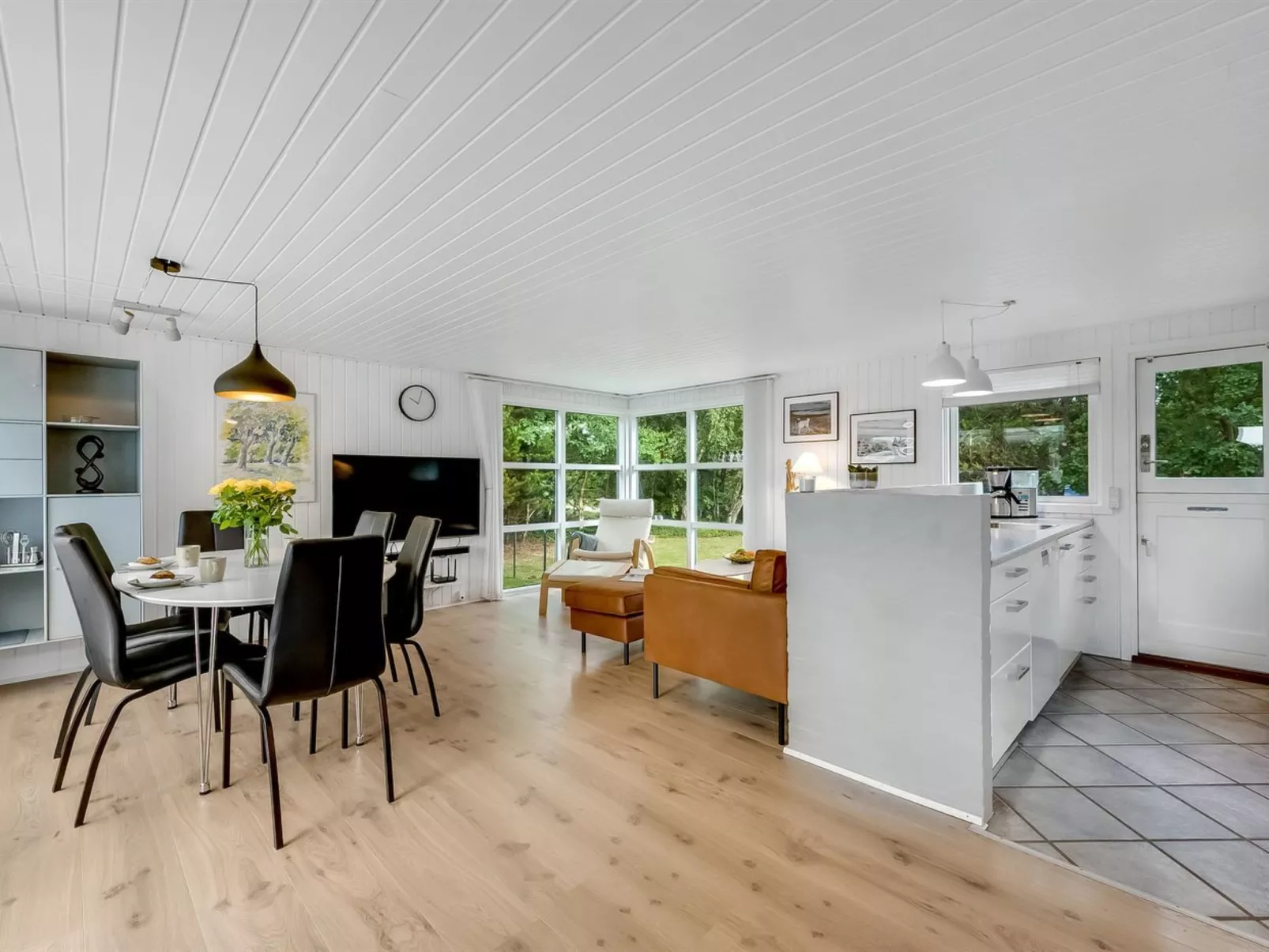 "Waghn" - 800m to the fjord-Dedans