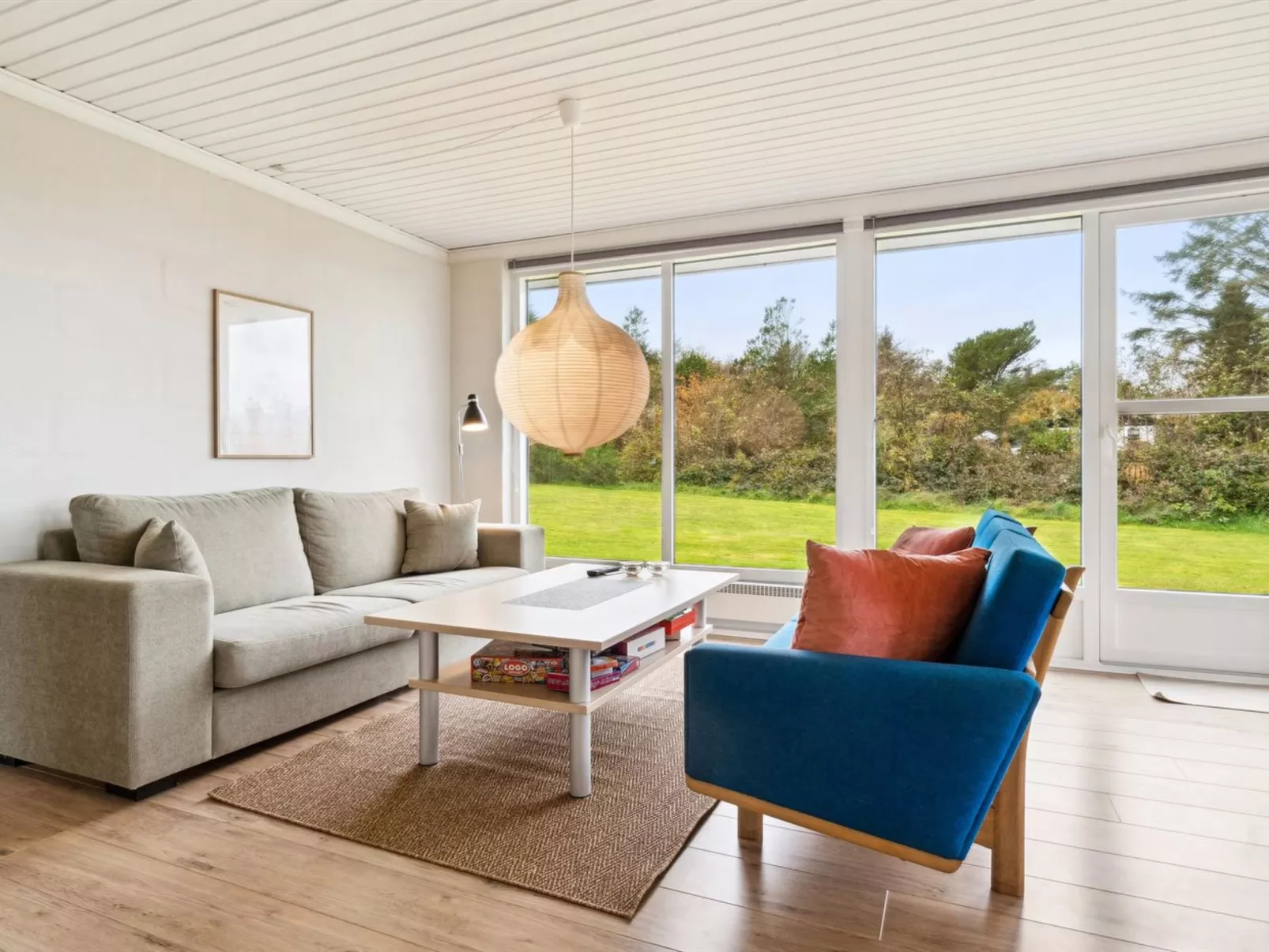 "Luchia" - 200m to the fjord-Drinnen