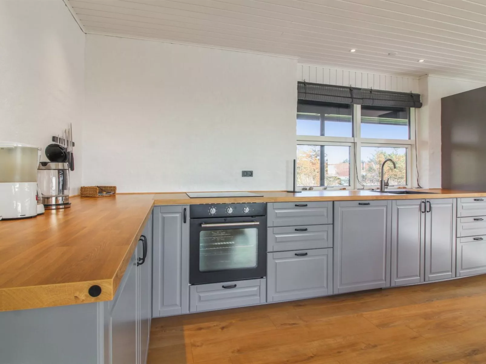 "Skyler" - 400m from the sea-Dedans