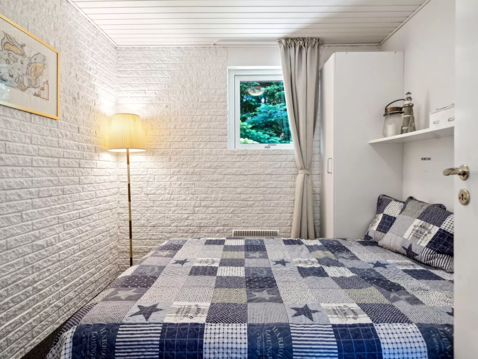 "Ingebrit" - 7km from the sea-Drinnen