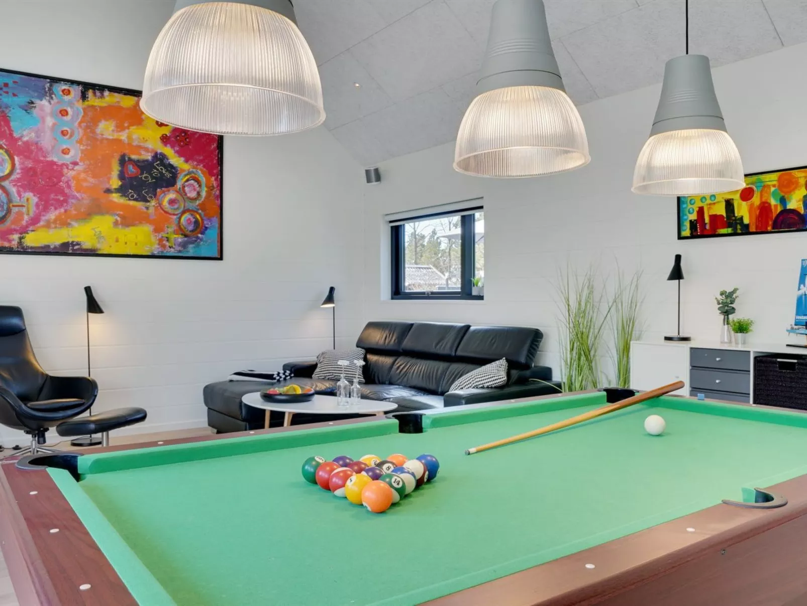 "Henrikke" - 500m to the fjord-Dedans