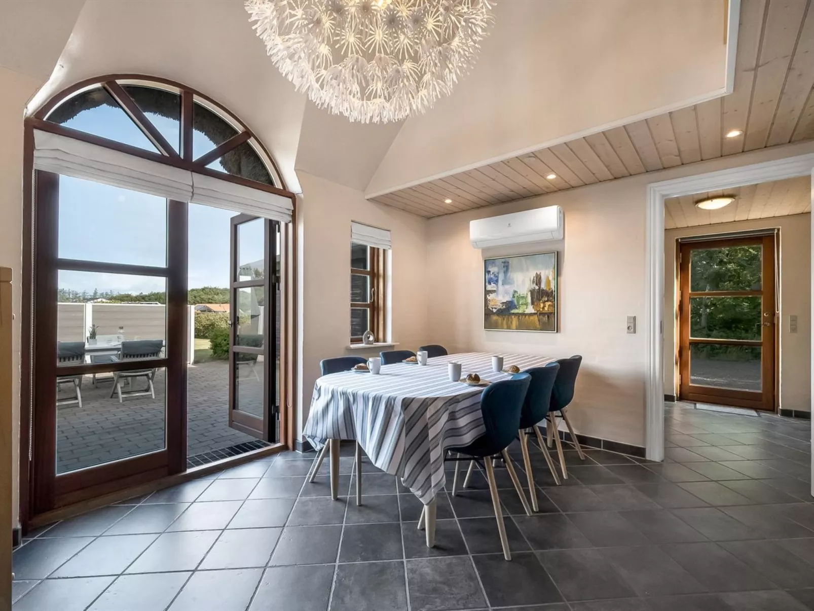 "Hendrina" - 250m to the fjord-Inside