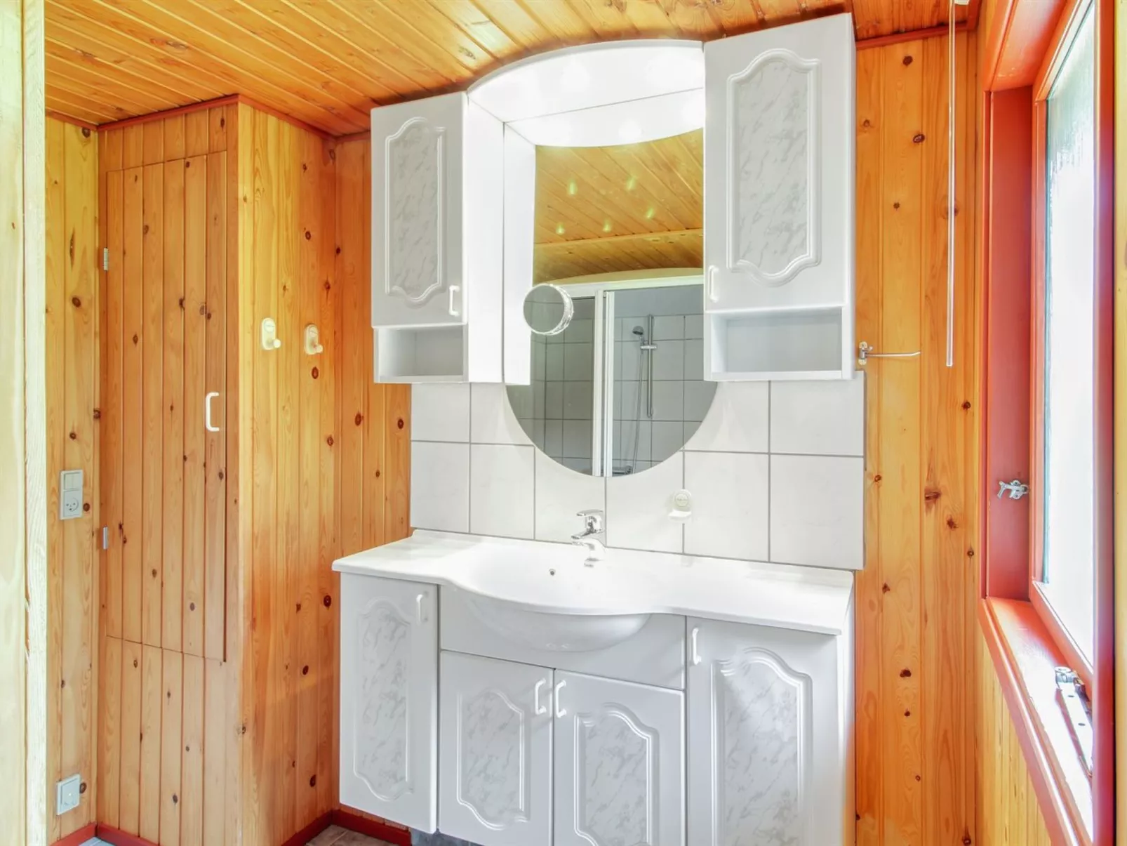 "Gunsten" - 2.3km from the sea-Inside