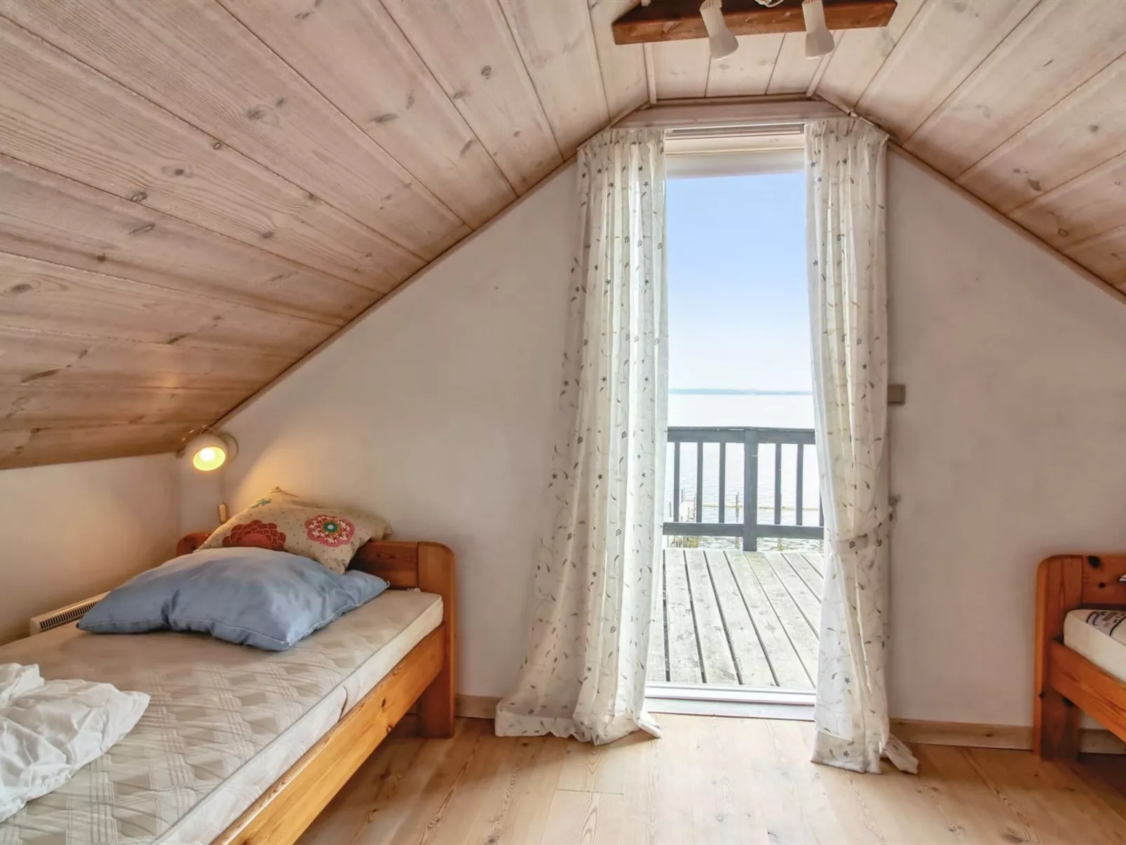 "Sander" - 10m to the fjord-Drinnen