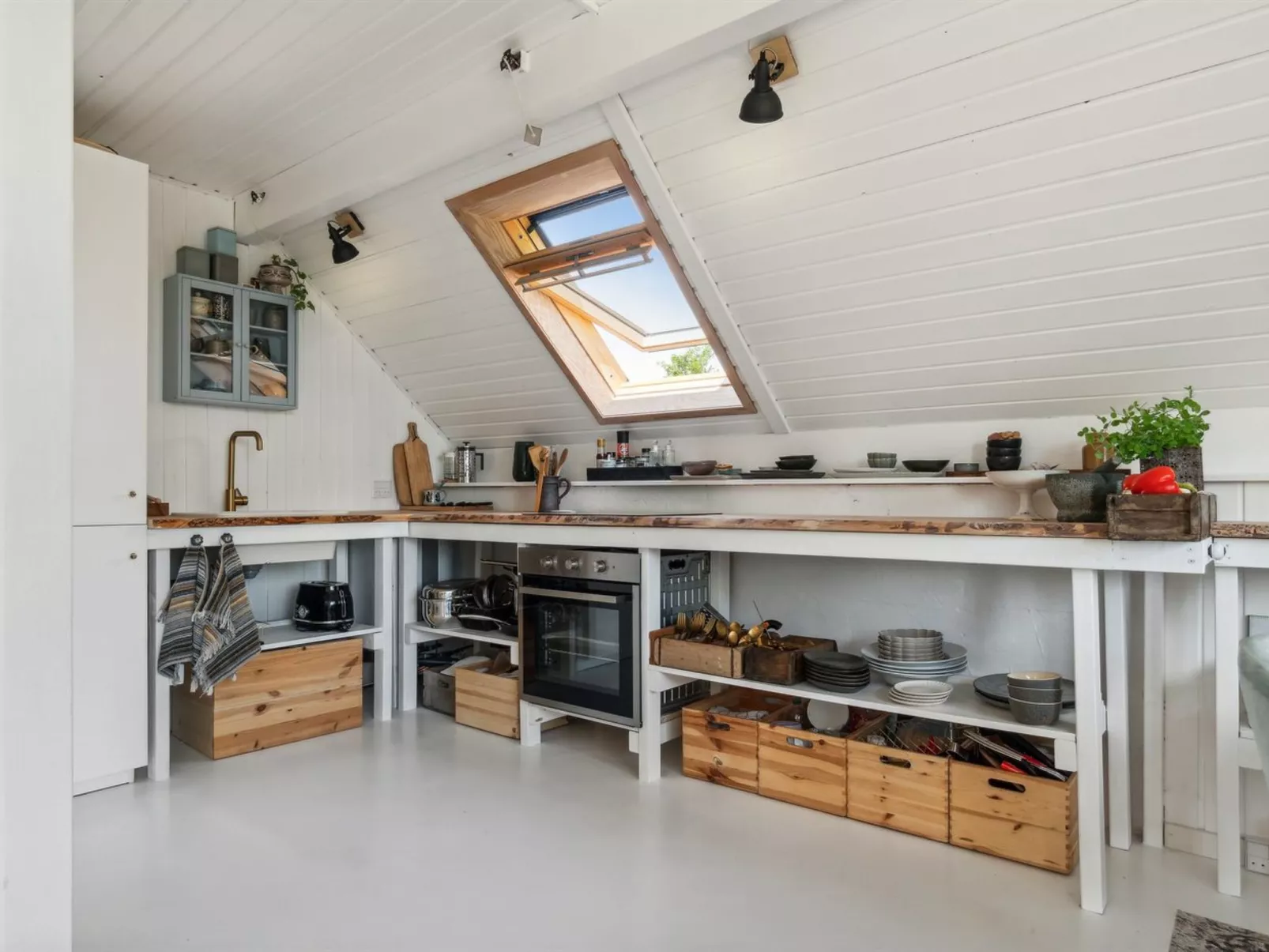 "Nadia" - 300m to the fjord-Inside