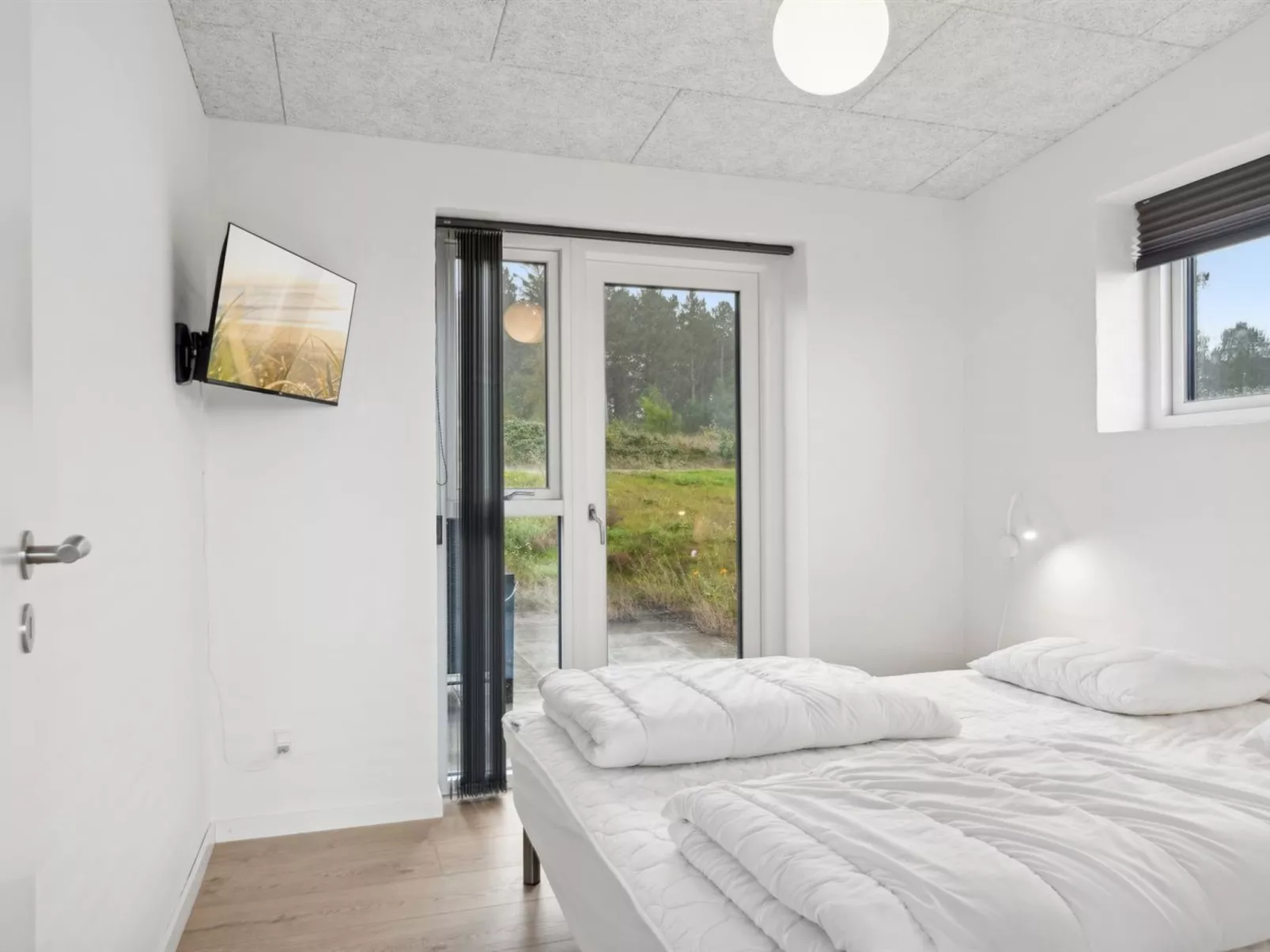 "Ann" - 1.3km from the sea-Dedans