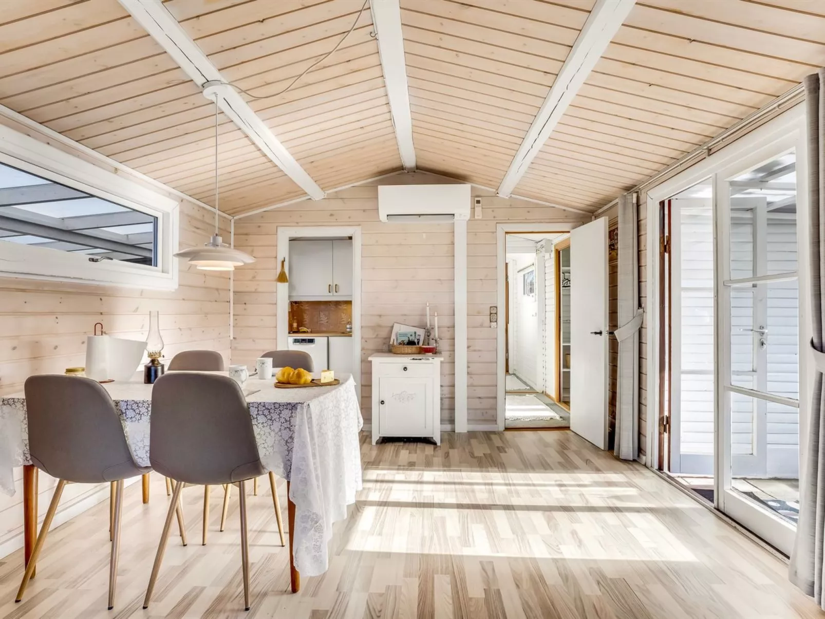 "Holte" - 750m from the sea-Drinnen