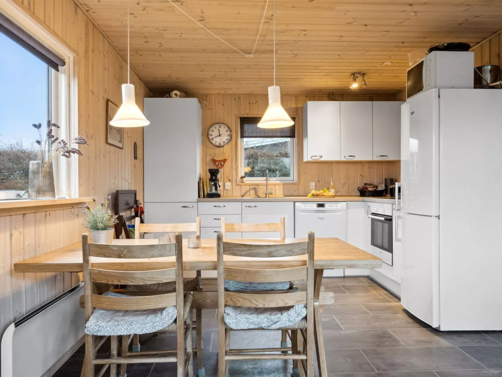 "Ritha" - 175m from the sea-Inside