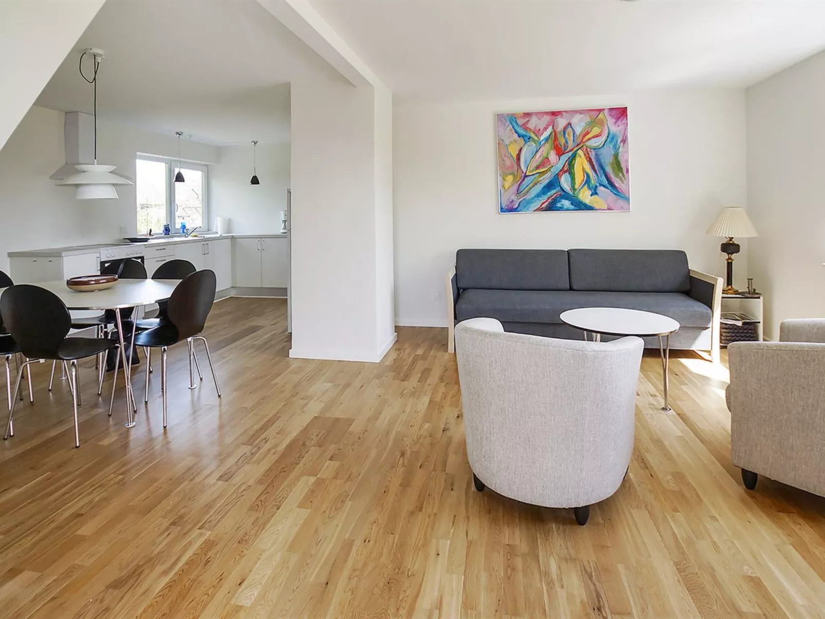 "Mirja" - 50m to the fjord-Drinnen